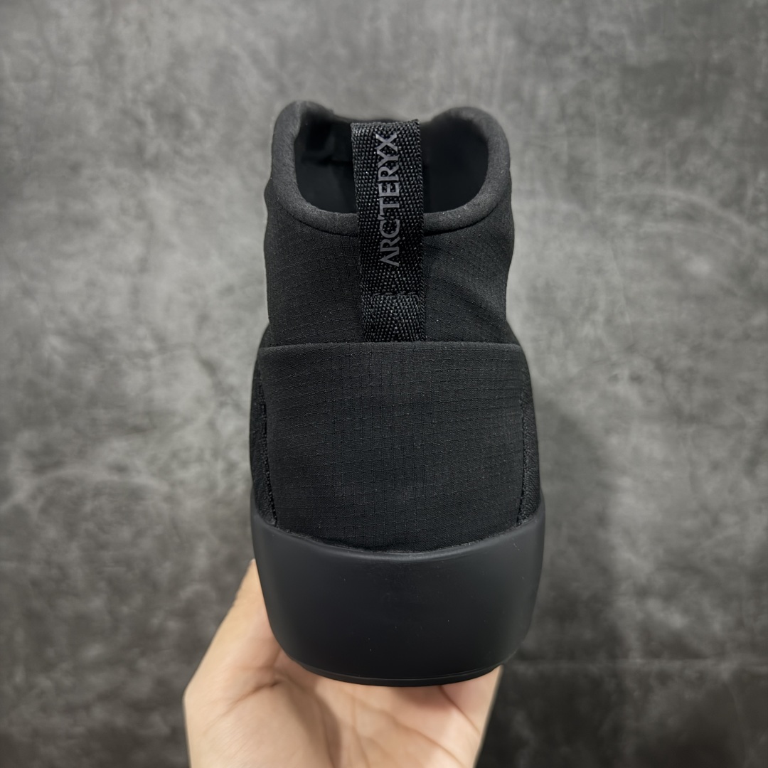 图片[4]-【公司级】ArcTeryx kragg 2024 始祖鸟新款高帮休闲鞋户外运动鞋袜子鞋 采用耐磨防滑鞋底 搭配3cm内增高 柔软鞋垫 上脚轻盈舒适，减震效果强悍，简约的网眼透气材料加一脚蹬设计穿脱方便，颜色百搭， 低调简单，上脚舒适轻便包裹性强无负重感，四季百搭！ 尺码： 39 40 41 42 43 44-选品中心