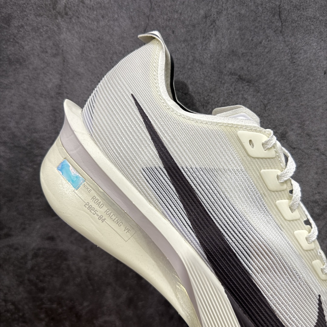 图片[7]-【XE纯原版】Nike ZoomX Vaporfly NEXT%4 减震马拉松跑步鞋 HV6107-100 全掌真碳板 原楦原纸版数据开发  目前市场最强品质 原版购入开发 原版定制网纱鞋面 分体式组合大底 中间层夹心全掌抗扭碳板 下层一次ReactX泡棉 区别市场一体底 超高质检清洁度 一切材质配件均与原版一致 原楦原纸板开发 匹配原版98%以上 完美弧度版型 原厂鞋标 立体反光鞋盒标 高端玩家必推版本 高价零售必推版本 欢迎对比市面任意版本‼️ 这双鞋简直是时尚与科技的完美融合，质感爆棚，搭配超亮眼的银色大勾子，瞬间成为街头焦点。不仅颜值在线，缓震性能更是一绝 不管是日常出街还是慢跑锻炼，都能给双脚极致舒适体验。  码数超全，36- 46 码任你选！别犹豫啦，穿上它，轻松走出潮流范，开启你的时尚运动新旅程 码段：36-46-选品中心