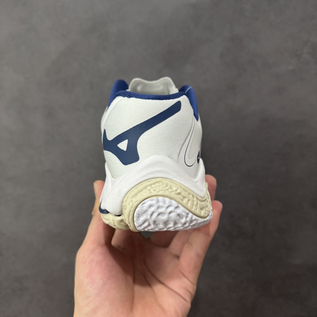 图片[4]-【公司级】美津浓Mizuno Wave Lightning Z8 闪电Z8系列低帮排球羽毛球运动鞋 升级原楦原纸版开发 #采用高频热熔网织布鞋面材质 #后掌wave物理镂空设计 #外置特殊防滑耐磨橡胶大底 货号：V1GA240061 尺码：36 36.5 37.5 38 38.5 39 40 40.5 41 42 42.5 43 44 45 编码：LNH280290-选品中心