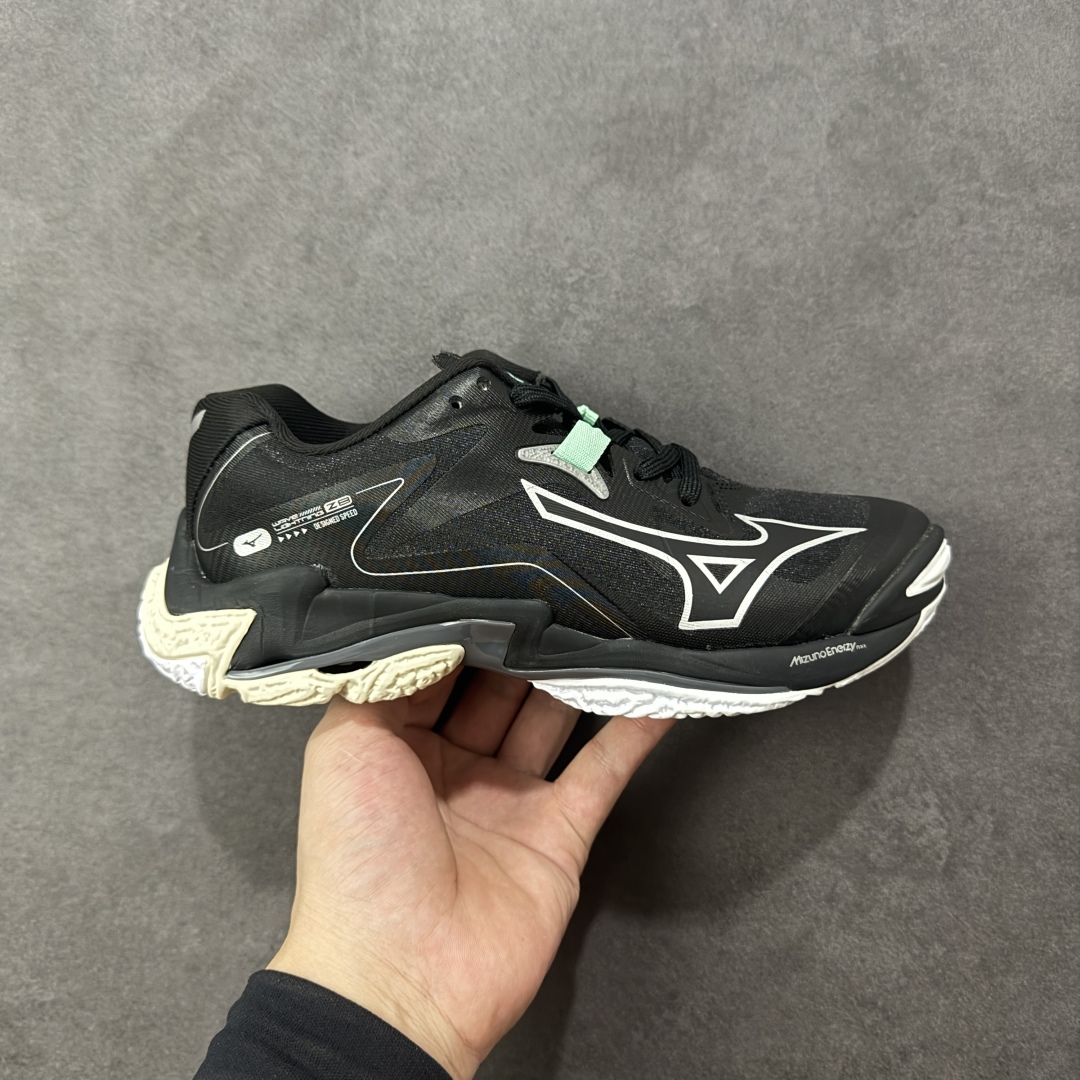 【公司级】美津浓Mizuno Wave Lightning Z8 闪电Z8系列低帮排球羽毛球运动鞋 升级原楦原纸版开发 #采用高频热熔网织布鞋面材质 #后掌wave物理镂空设计 #外置特殊防滑耐磨橡胶大底 货号:V1GA240052 尺码:36 36.5 37.5 38 38.5 39 40 40.5 41 42 42.5 43 44 45 编码:LNH280290-选品中心