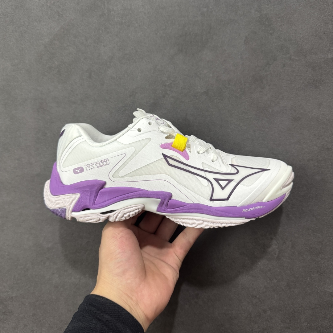 【公司级】美津浓Mizuno Wave Lightning Z8 闪电Z8系列低帮排球羽毛球运动鞋 升级原楦原纸版开发 #采用高频热熔网织布鞋面材质 #后掌wave物理镂空设计 #外置特殊防滑耐磨橡胶大底 货号:V1GA240010 尺码:36 36.5 37.5 38 38.5 39 40 40.5 41 42 42.5 43 44 45 编码:LNH280290-选品中心