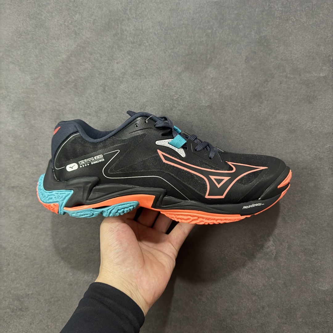 【公司级】美津浓Mizuno Wave Lightning Z8 闪电Z8系列低帮排球羽毛球运动鞋 升级原楦原纸版开发 #采用高频热熔网织布鞋面材质 #后掌wave物理镂空设计 #外置特殊防滑耐磨橡胶大底 货号:V1GA240006 尺码:36 36.5 37.5 38 38.5 39 40 40.5 41 42 42.5 43 44 45 编码:LNH280290-选品中心