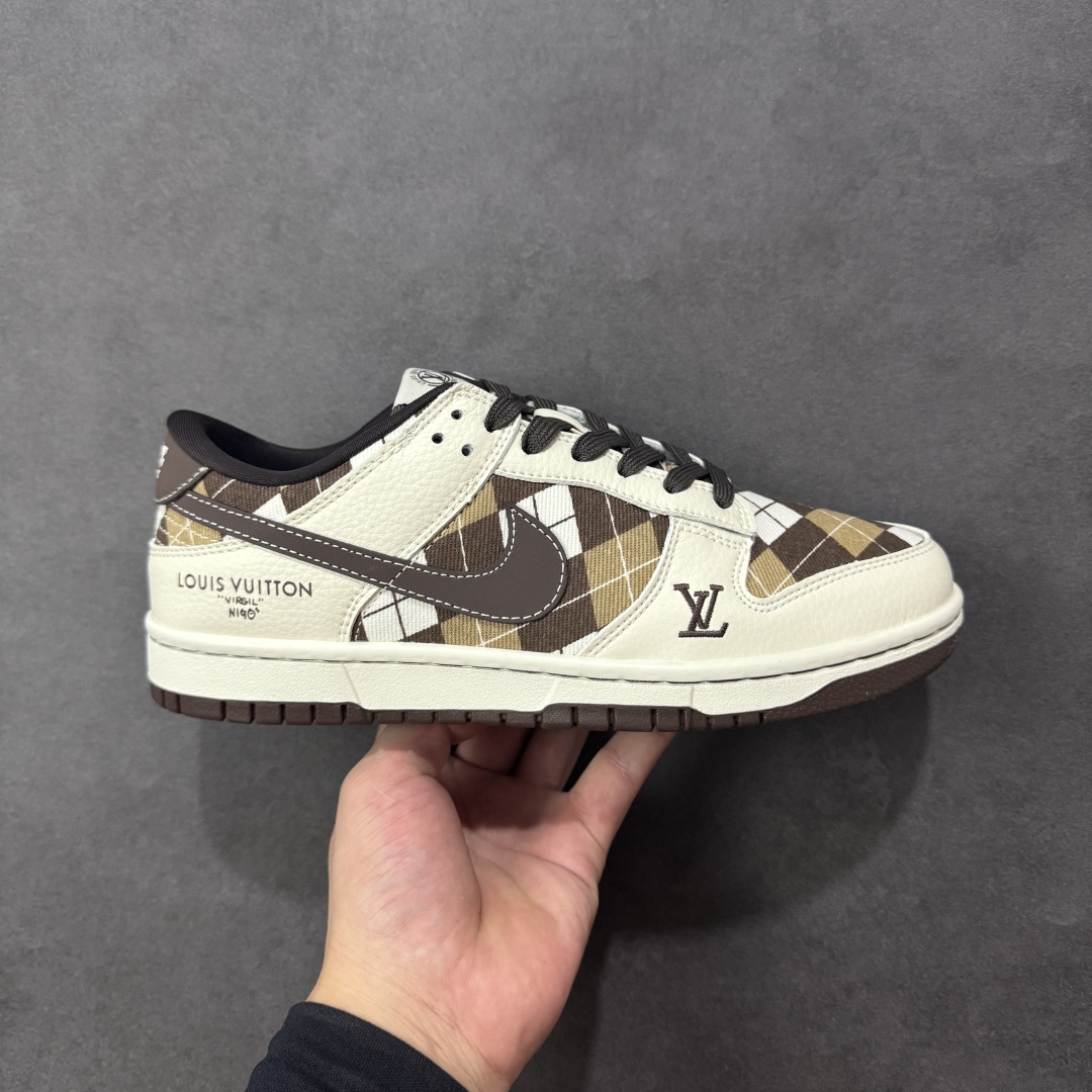 【定制版】Nike SB Dunk Low LV联名 白棕网格 高端定制 低帮休闲板鞋 #定制鞋盒 大厂纯原品质出货 超高清洁度 皮料切割干净无任何毛边 细节完美 货号:SC0601-461 尺码:36 36.5 37.5 38 38.5 39 40 40.5 41 42 42.5 43 44 44.5 45-选品中心
