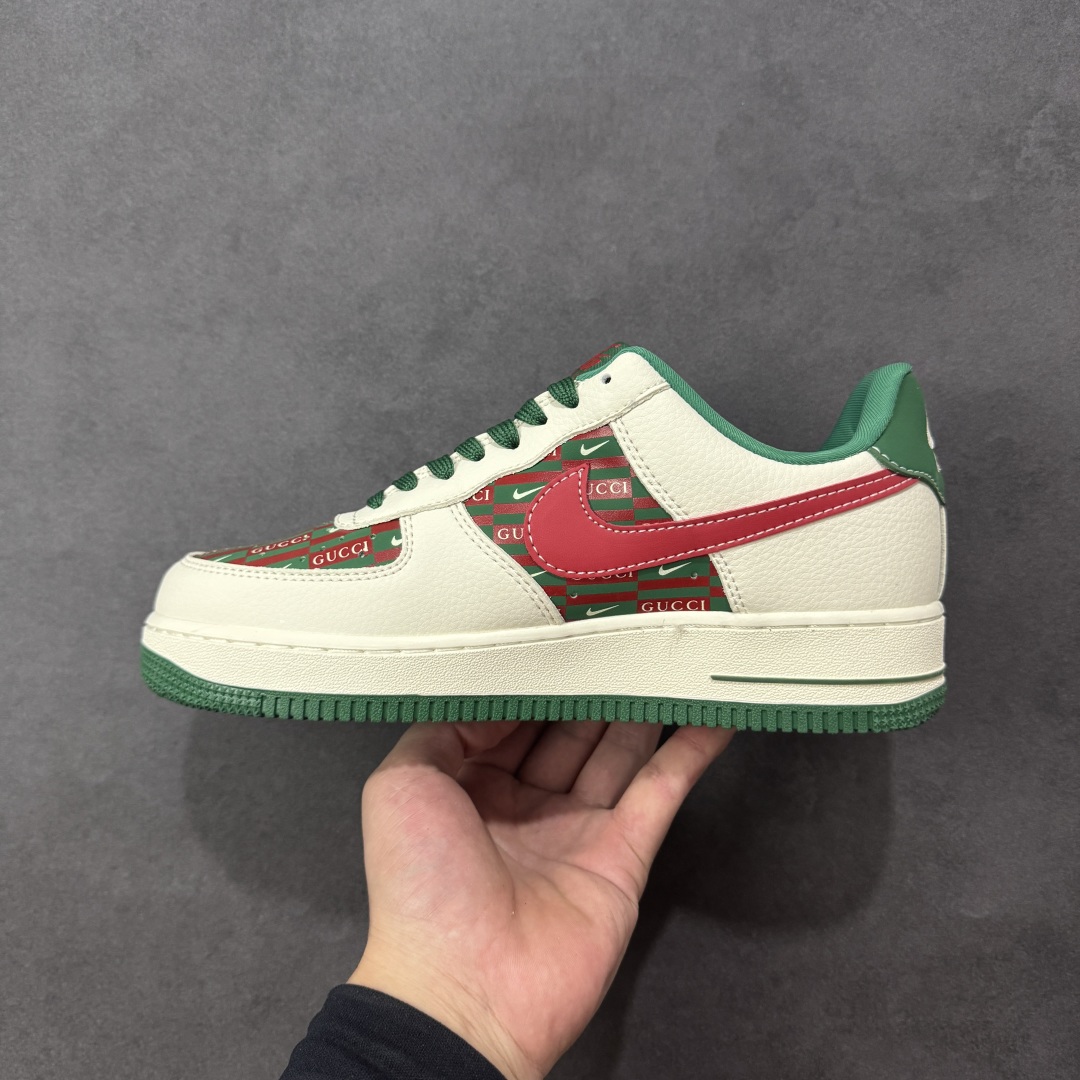 图片[2]-【定制版】Gucci x Nk Air Force 1’07 定制配色 古驰联名 空军一号低帮经典低帮休闲百搭板鞋 DD1982-312 定制鞋盒 大厂流水作业生产 超高清洁度 皮料切割干净无任何毛边 内置蜂窝气垫 细节完美   尺码：36 36.5 37.5 38 38.5 39 40 40.5 41 42 42.5 43 44 44.5 45-选品中心