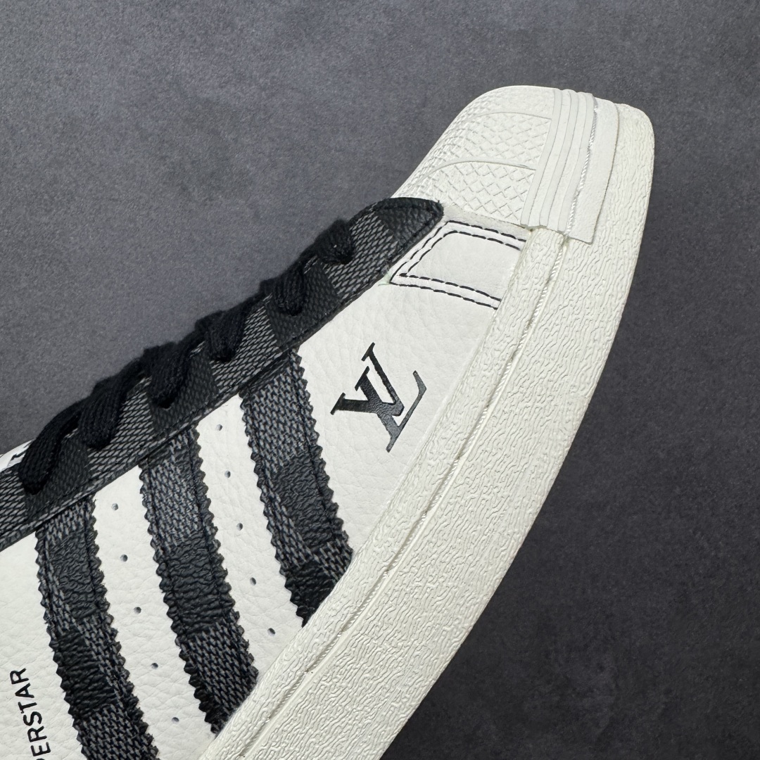 图片[5]-【定制版】Louis Vuitton x Ad Superstar 定制配色 Lv联名 三叶草低帮休闲百搭贝壳头板鞋 QF5806 公司级版本 大厂流水作业生产 超高清洁度 皮料切割干净无任何毛边 细节完美   尺码：36 36.5 37 38 38.5 39 40 40.5 41 42 42.5 43 44 44.5 45 编码：QFB290300-选品中心