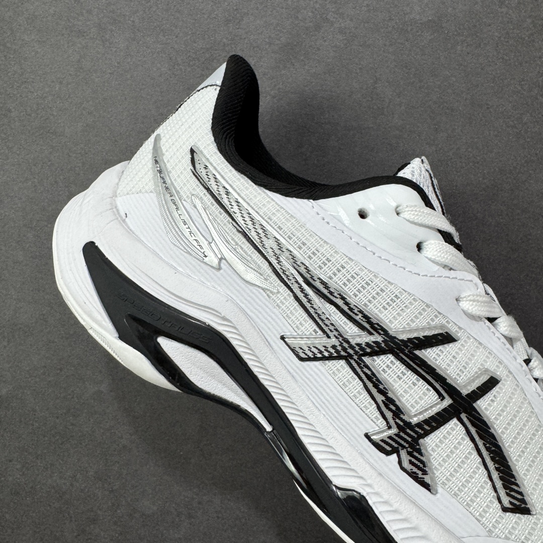 图片[6]-【公司级】亚瑟士Asics NETBURNER BALLISTIC FF 4 舒适百搭简约时尚 低帮 训练鞋 男女款运动跑步鞋 亚瑟士 ASICS GEL-NETBURNER BALLISTIC FF 4 是专为排球运动设计的专业鞋款，2025年8月推出的升级版在性能和舒适性方面均有显著提升。 核心升级亮点了包裹性与透气性：采用无缝柔韧网布鞋面，贴合度提升30%，同时通过动态束带设计实现足弓横向偏移量仅1.8mm，保持运动稳定性。 推进力与抓地力：鞋底纹路结合Precision Sole与X-Guidance设计，多方向抓地力提升25%，尤其在转折和加速场景中表现更优。 中底技术：FlyteFoam材质实现落地回弹率提升18%，配合SpeedTruss结构增强横向移动稳定性，适合快速移动场景。 适用场景点适合追求快速移动、多方向切换的排球运动员，尤其推荐给需要横向移动稳定性支撑的球员。 尺码： 36-45含半码 编码： AMB250260-选品中心