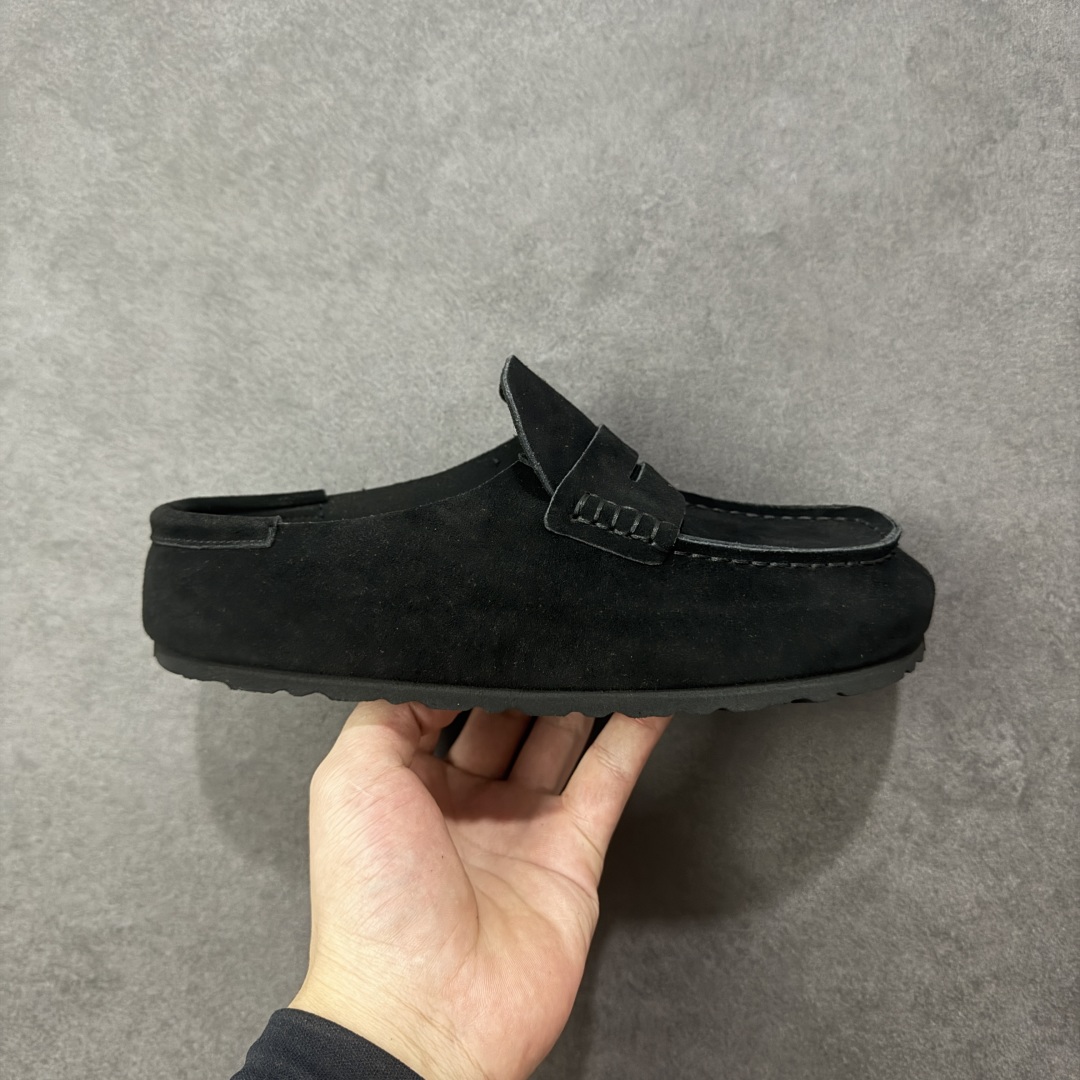 【BK版本】Birkenstock 博肯一脚蹬系列 黑色反绒 广东原产采用质地柔软牛皮绒面革植入羊羔毛鞋垫和里衬材质中底搭载缓震软木橡胶 纯色羊毛内里,保暖不乏时尚 外置EVA轻量片装外底 德国百年知名鞋履品牌·博肯Birkenstock 勃肯系列! 货号:0250901 尺码:35-44-选品中心