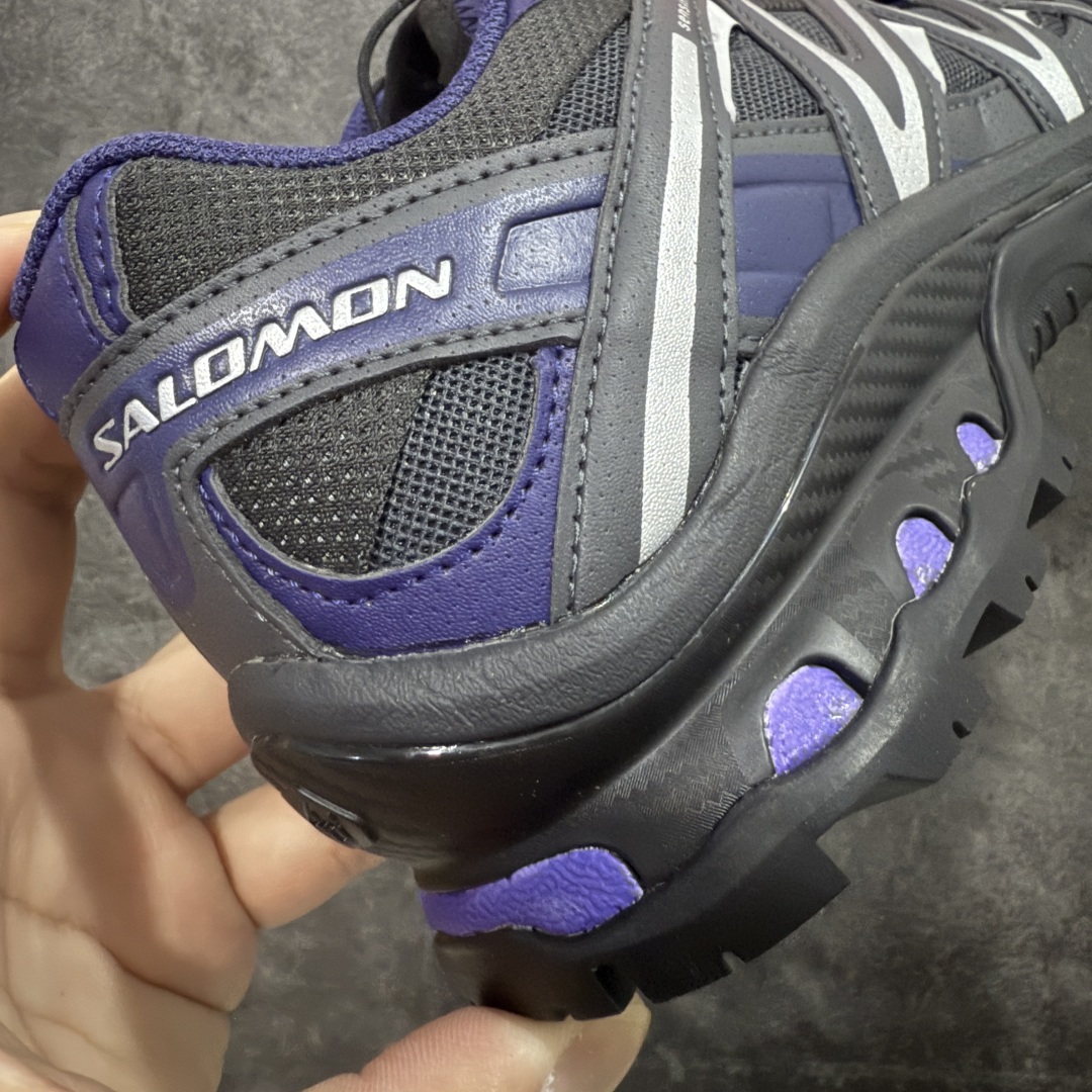 图片[3]-【绿x升级版】Salomon XT-QUEST ADV 萨洛蒙情侣款户外机能鞋 黑蓝 491260 全新绿x升级版 品质大改进 ‼️ 全鞋改进为原厂一致材料打造 全新修长鞋型 相对老版臃肿鞋型 此版的版型更正 全新玻璃冲刀 清洁度提升 同步原版左右鞋带孔的间距加大（之前老版间距太小） 网面与鞋头材料校对一致无色差（老版网面有色差） 鞋后跟反口V字定型同步zp（老版臃肿为U字后跟反口） 鞋舌两侧鞋帮脚踝处更加直挺（之前老版往中间踏） 鞋盒黑盒改正为原版牛皮纸鞋盒 鞋头处添加☯️太极标 所有细节多次修改校正 坚持同步原版无差别 毋庸置疑全市场最好的版本💪🏻终端优势供应 尺码：36-46-选品中心