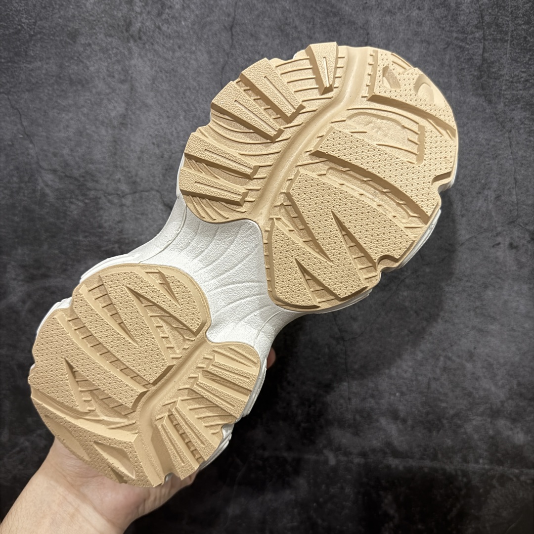 图片[9]-【纯原版】MLB Winner Chunky 25新款 NY百搭舒适休闲潮流运动厚底增高 防滑耐磨 低帮 老爹鞋 男女同款 潮流厚底时尚街头赛博皮面老爹鞋 MLB官方同步出货 虞书欣等众多潮流明星同款 高弹双层MD大底 原楦原档案数据开发版型（完美鞋头弧度/后套收口效果🆚市面文案版本‼️） 原厂立体填充鞋舌海绵 中底注胶孔原数据开发模具大底原厂转印标市面上唯一纯原版本 原材料打造 内增高6cm 原厂1：1模具开发 原厂进口纳米材质 原厂 全套手提袋 原盒雷射防伪标包装 天猫订单品质 官网尺码：35 36 36.5 37.5 38 38.5 39 40 40.5 41 42 42.5 43 44 45-选品中心