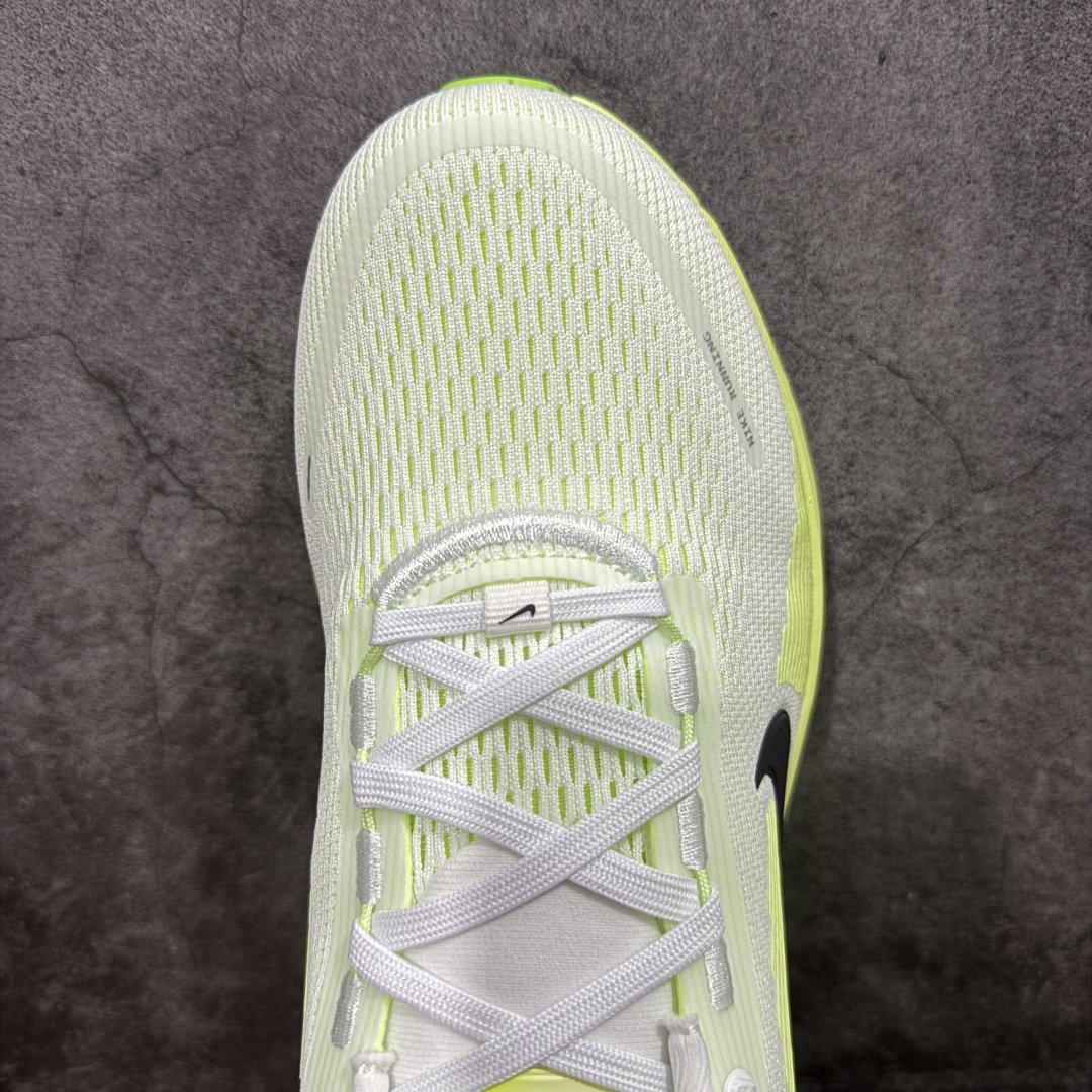 图片[5]-【XE纯原版】Nike Air Zoom Vomero 18 全新科技运动跑鞋 HM6803-100    目前市场最强品质 原版购入开发 鞋面采用硅胶发泡立体印刷 分体式组合大底 上层超临界ZOOM X泡棉 下层一次ReactX泡棉 区别市场一体底 超高质检清洁度 一切材质配件均与原版一致 原楦原纸板开发 匹配原版98%以上 完美弧度版型 原厂鞋标 立体反光鞋盒标 鞋盒防撞海绵 高端玩家必推版本 高价零售必推版本 欢迎对比市面任意版本‼️ 这双鞋简直是时尚与科技的完美融合。 经典黑色鞋面，质感爆棚，搭配超亮眼的银色大勾子，瞬间成为街头焦点。不仅颜值在线，缓震性能更是一绝 不管是日常出街还是慢跑锻炼，都能给双脚极致舒适体验。  码数超全，39- 46 码任你选！别犹豫啦，穿上它，轻松走出潮流范，开启你的时尚运动新旅程！ 码段：36-46-选品中心