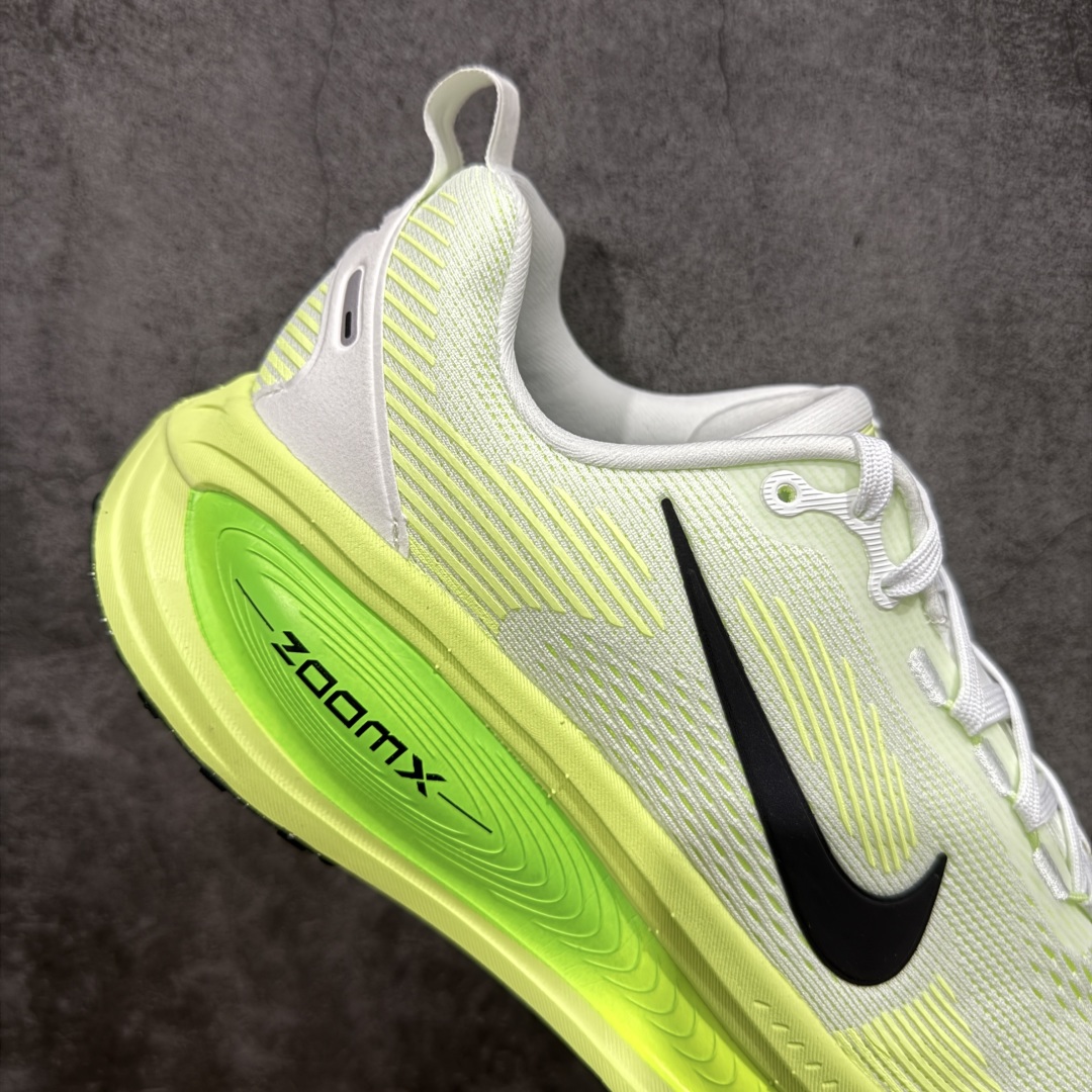 图片[7]-【XE纯原版】Nike Air Zoom Vomero 18 全新科技运动跑鞋 HM6803-100    目前市场最强品质 原版购入开发 鞋面采用硅胶发泡立体印刷 分体式组合大底 上层超临界ZOOM X泡棉 下层一次ReactX泡棉 区别市场一体底 超高质检清洁度 一切材质配件均与原版一致 原楦原纸板开发 匹配原版98%以上 完美弧度版型 原厂鞋标 立体反光鞋盒标 鞋盒防撞海绵 高端玩家必推版本 高价零售必推版本 欢迎对比市面任意版本‼️ 这双鞋简直是时尚与科技的完美融合。 经典黑色鞋面，质感爆棚，搭配超亮眼的银色大勾子，瞬间成为街头焦点。不仅颜值在线，缓震性能更是一绝 不管是日常出街还是慢跑锻炼，都能给双脚极致舒适体验。  码数超全，39- 46 码任你选！别犹豫啦，穿上它，轻松走出潮流范，开启你的时尚运动新旅程！ 码段：36-46-选品中心