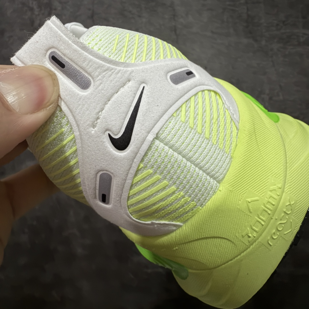 图片[2]-【XE纯原版】Nike Air Zoom Vomero 18 全新科技运动跑鞋 HM6803-100    目前市场最强品质 原版购入开发 鞋面采用硅胶发泡立体印刷 分体式组合大底 上层超临界ZOOM X泡棉 下层一次ReactX泡棉 区别市场一体底 超高质检清洁度 一切材质配件均与原版一致 原楦原纸板开发 匹配原版98%以上 完美弧度版型 原厂鞋标 立体反光鞋盒标 鞋盒防撞海绵 高端玩家必推版本 高价零售必推版本 欢迎对比市面任意版本‼️ 这双鞋简直是时尚与科技的完美融合。 经典黑色鞋面，质感爆棚，搭配超亮眼的银色大勾子，瞬间成为街头焦点。不仅颜值在线，缓震性能更是一绝 不管是日常出街还是慢跑锻炼，都能给双脚极致舒适体验。  码数超全，39- 46 码任你选！别犹豫啦，穿上它，轻松走出潮流范，开启你的时尚运动新旅程！ 码段：36-46-选品中心