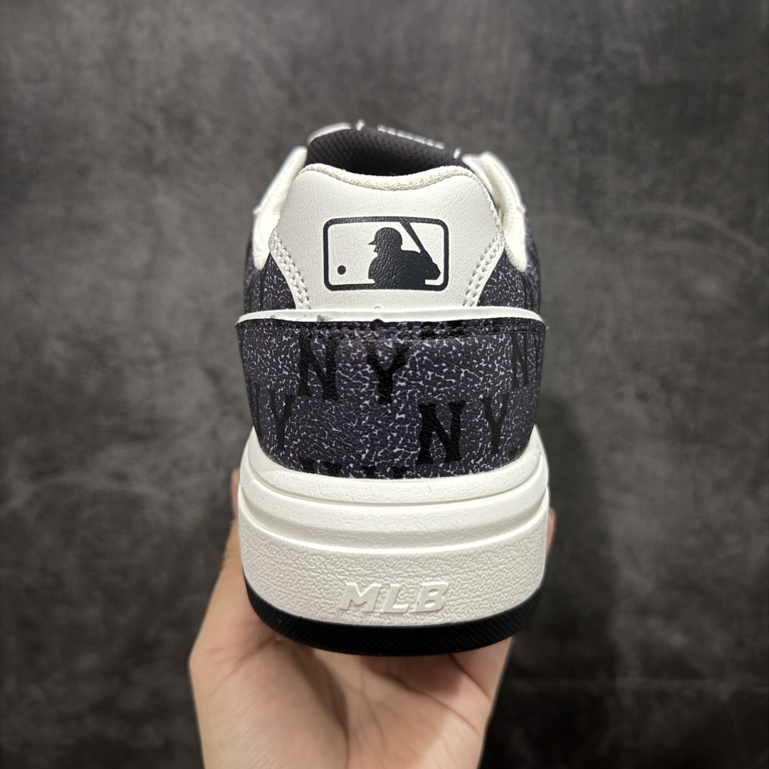 图片[4]-【纯原订单】MLB Chunky Liner Basic NY复古印花学长鞋系列低帮轻量增高厚底百搭休闲运动慢跑鞋板鞋 Korea韩国联名NY美国榄球纽约洋基队限定 市场第一梯队品质 韩国代购版本 MLB专用菱形双针中底布 重点细节中底布带注胶孔 原厂NFC感应吊牌 支持鉴定 一个两位数 原盒原标 全套原楦原纸板原厂数据开发 中韩文保养标贴 绿色防霉片 平台代购专供 独家一比一RB+MD组合大底 高频后跟小人Logo精准对位立体饱满 正确网布加超迁鞋面 转印中底走线紧密 转印Logo工艺表层防刮不掉色 尺码：36 36.5 37.5 38 38.5 39 40 40.5 41 42 42.5 43 44 44.5 45-选品中心