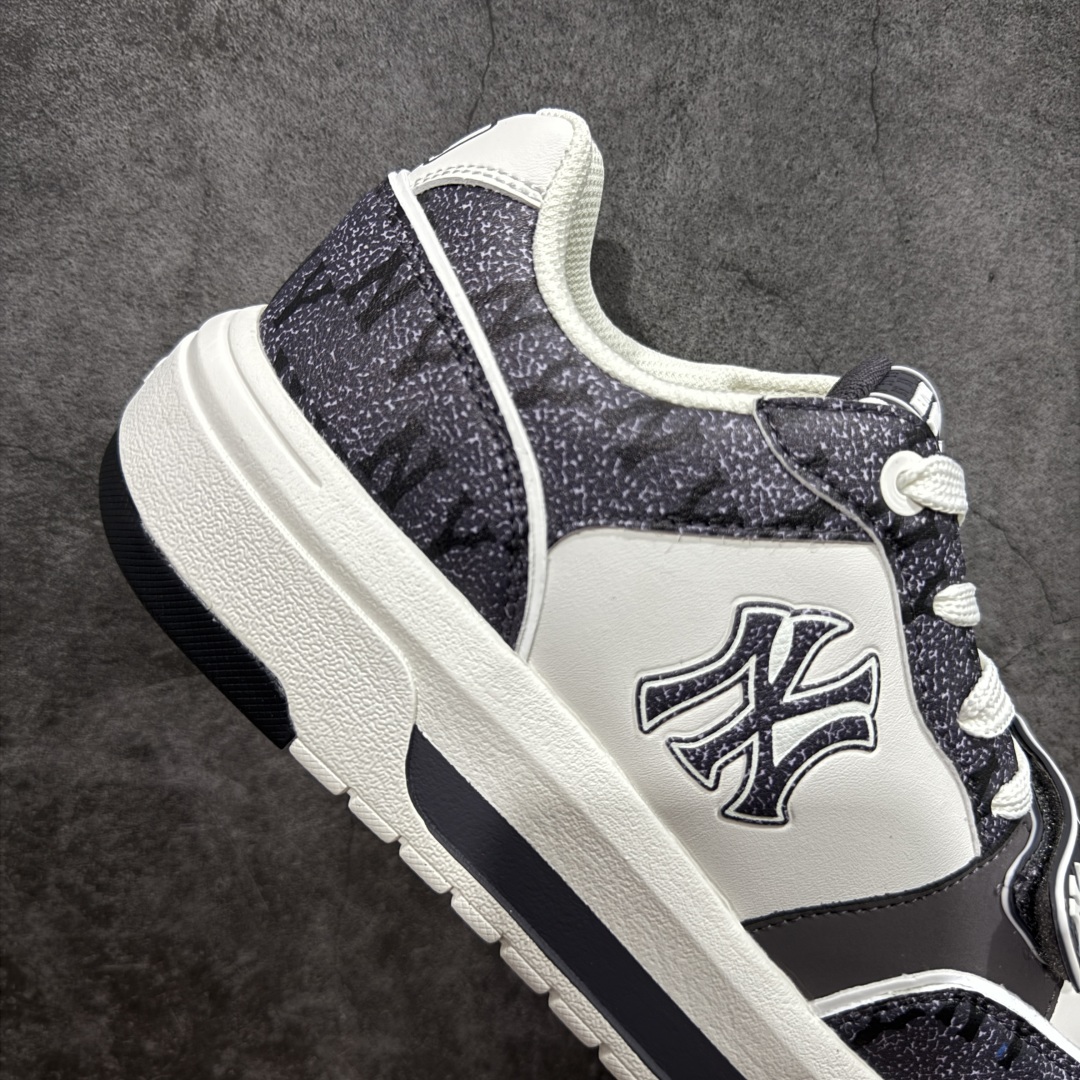 图片[7]-【纯原订单】MLB Chunky Liner Basic NY复古印花学长鞋系列低帮轻量增高厚底百搭休闲运动慢跑鞋板鞋 Korea韩国联名NY美国榄球纽约洋基队限定 市场第一梯队品质 韩国代购版本 MLB专用菱形双针中底布 重点细节中底布带注胶孔 原厂NFC感应吊牌 支持鉴定 一个两位数 原盒原标 全套原楦原纸板原厂数据开发 中韩文保养标贴 绿色防霉片 平台代购专供 独家一比一RB+MD组合大底 高频后跟小人Logo精准对位立体饱满 正确网布加超迁鞋面 转印中底走线紧密 转印Logo工艺表层防刮不掉色 尺码：36 36.5 37.5 38 38.5 39 40 40.5 41 42 42.5 43 44 44.5 45-选品中心