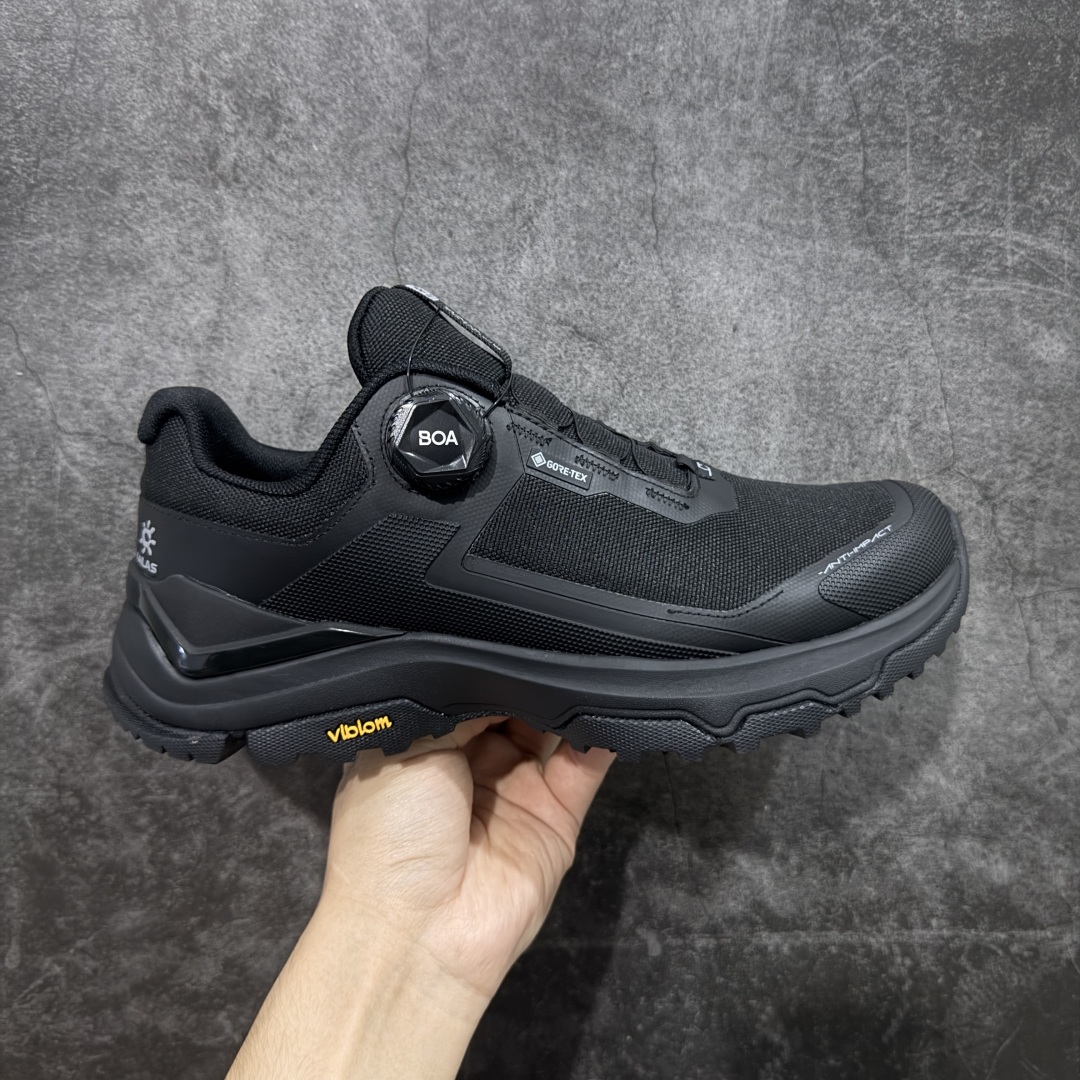 【公司级】凯乐石KAILAS 界山GTX BOA 户外运动 防滑耐磨防水 低帮 登山徒步鞋 男款 KAILAS凯乐石品牌是全球三大全系攀登品牌之一,于2003年创立于中国广州,致力于为有攀登梦想的户外运动员及爱好者,研发制造功能性专业装备,满足他们在极限环境下安全舒适的需求,凯乐石专注于科技面料的开发及专业功能设计,产品线覆盖登山、攀岩、徒步、越野跑山、露营、旅行等多项户外运动,通过运动员的测试反馈,不断进化迭代,产品荣获国内外大奖71座,发明专利21个,更突破性的自主研发攀登器械,打造出中国的攀登硬实力 尺码:39 40 41 42 43 44-选品中心