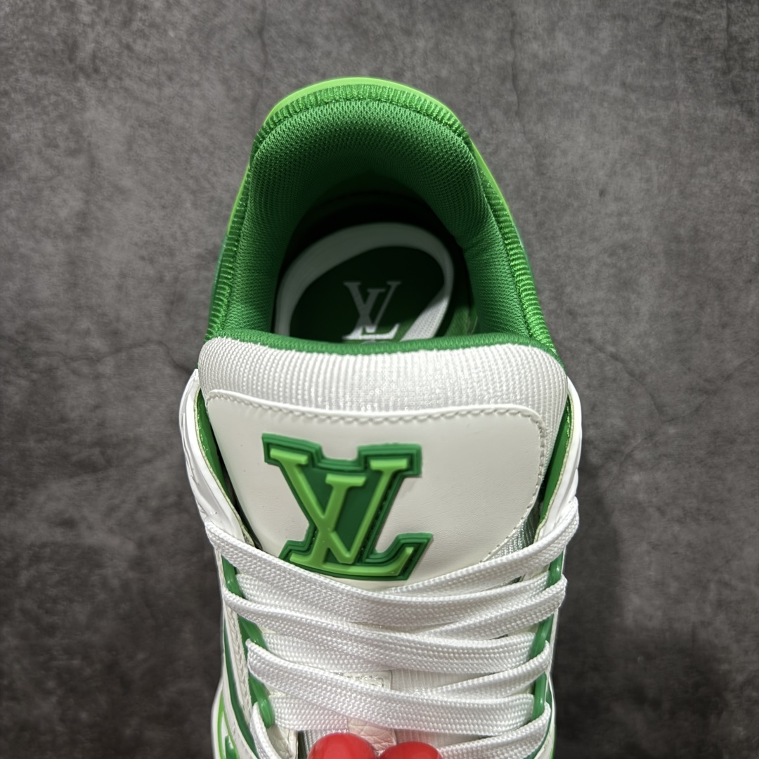 图片[8]-【广东纯原版本】LV Louis Vuitton Trainer 限定联名 低帮休闲板鞋 代购级别 ZP级全套包装 原版购入历时近两个月开发打造！ 经典多拼色超好看 原版完美楦型 调试了两个月 鞋面独家订制压纹粒面小牛皮 大底TPU、模具费2w+ 质感媲美原版 垫脚聚米微料加透气英伦网布 细节原版一致 ❗️请注意区分市面通货材料 版型 包装配件 尺码： 38 39 40 41 42 43 44 45 46-选品中心