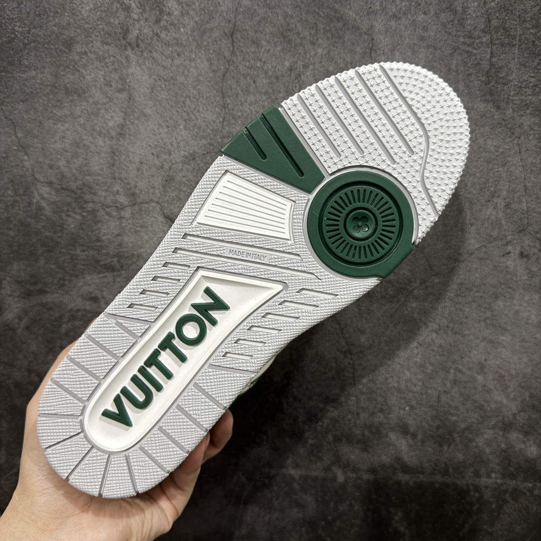 图片[9]-【广东纯原版本】LV Louis Vuitton Trainer 限定联名 低帮休闲板鞋 代购级别 ZP级全套包装 原版购入历时近两个月开发打造！ 经典多拼色超好看 原版完美楦型 调试了两个月 鞋面独家订制压纹粒面小牛皮 大底TPU、模具费2w+ 质感媲美原版 垫脚聚米微料加透气英伦网布 细节原版一致 ❗️请注意区分市面通货材料 版型 包装配件 尺码： 38 39 40 41 42 43 44 45 46-选品中心