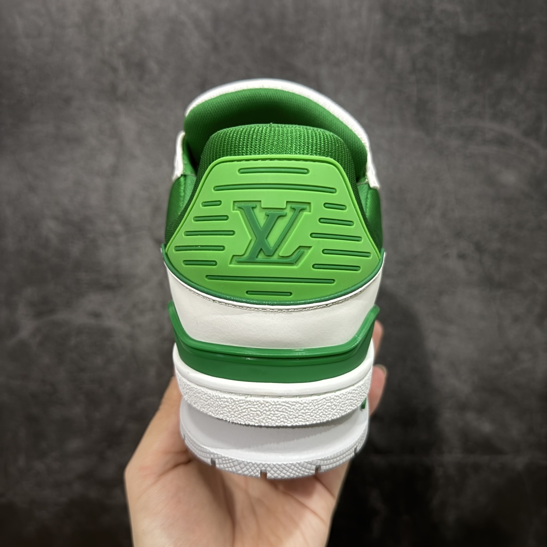 图片[4]-【广东纯原版本】LV Louis Vuitton Trainer 限定联名 低帮休闲板鞋 代购级别 ZP级全套包装 原版购入历时近两个月开发打造！ 经典多拼色超好看 原版完美楦型 调试了两个月 鞋面独家订制压纹粒面小牛皮 大底TPU、模具费2w+ 质感媲美原版 垫脚聚米微料加透气英伦网布 细节原版一致 ❗️请注意区分市面通货材料 版型 包装配件 尺码： 38 39 40 41 42 43 44 45 46-选品中心