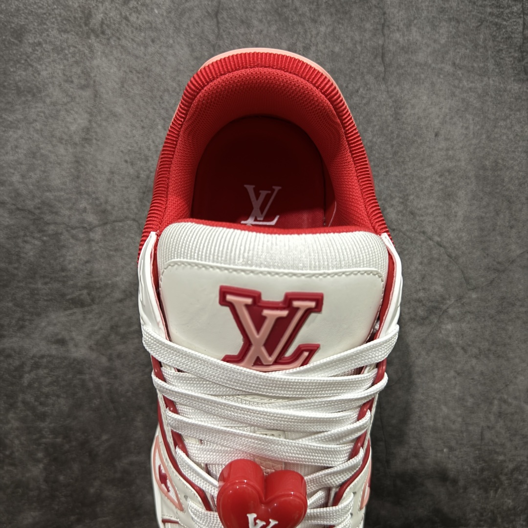 图片[8]-【广东纯原版本】LV Louis Vuitton Trainer 限定联名 低帮休闲板鞋 代购级别 ZP级全套包装 原版购入历时近两个月开发打造！ 经典多拼色超好看 原版完美楦型 调试了两个月 鞋面独家订制压纹粒面小牛皮 大底TPU、模具费2w+ 质感媲美原版 垫脚聚米微料加透气英伦网布 细节原版一致 ❗️请注意区分市面通货材料 版型 包装配件 尺码： 38 39 40 41 42 43 44 45 46-选品中心