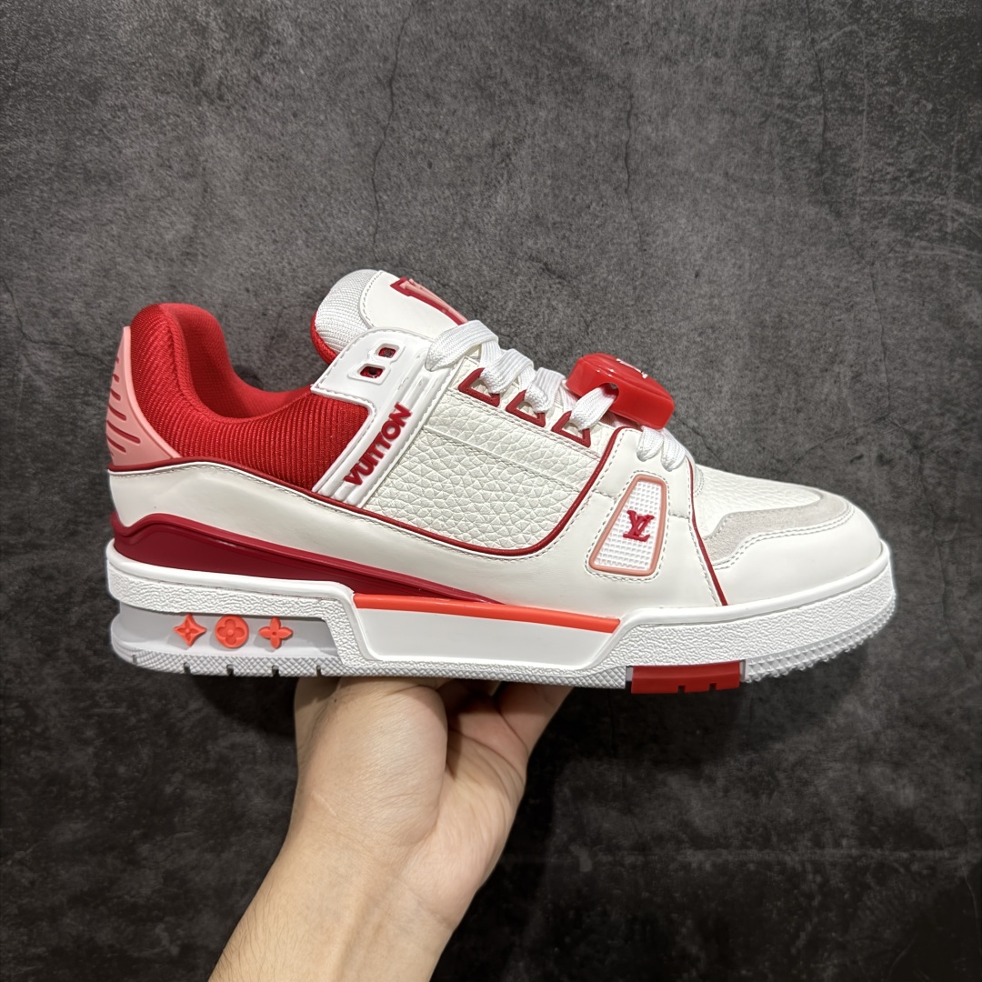 【广东纯原版本】LV Louis Vuitton Trainer 限定联名 低帮休闲板鞋 代购级别 ZP级全套包装 原版购入历时近两个月开发打造! 经典多拼色超好看 原版完美楦型 调试了两个月 鞋面独家订制压纹粒面小牛皮 大底TPU、模具费2w+ 质感媲美原版 垫脚聚米微料加透气英伦网布 细节原版一致 ❗️请注意区分市面通货材料 版型 包装配件 尺码: 38 39 40 41 42 43 44 45 46-选品中心