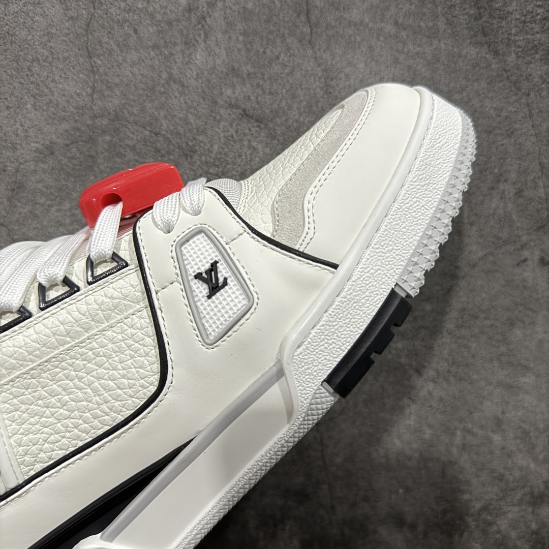 图片[6]-【广东纯原版本】LV Louis Vuitton Trainer 限定联名 低帮休闲板鞋 代购级别 ZP级全套包装 原版购入历时近两个月开发打造！ 经典多拼色超好看 原版完美楦型 调试了两个月 鞋面独家订制压纹粒面小牛皮 大底TPU、模具费2w+ 质感媲美原版 垫脚聚米微料加透气英伦网布 细节原版一致 ❗️请注意区分市面通货材料 版型 包装配件 尺码： 38 39 40 41 42 43 44 45 46-选品中心