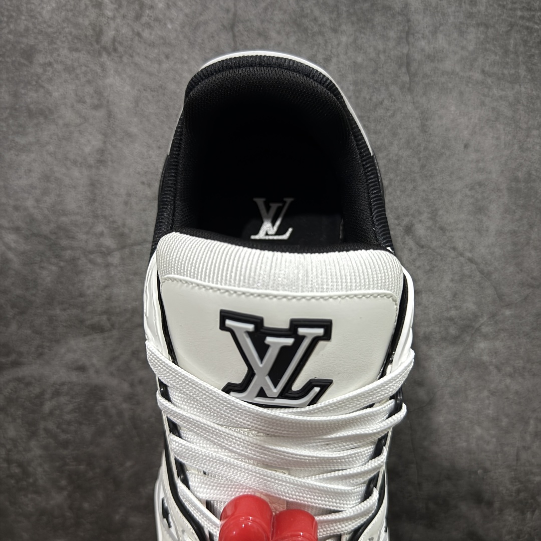 图片[8]-【广东纯原版本】LV Louis Vuitton Trainer 限定联名 低帮休闲板鞋 代购级别 ZP级全套包装 原版购入历时近两个月开发打造！ 经典多拼色超好看 原版完美楦型 调试了两个月 鞋面独家订制压纹粒面小牛皮 大底TPU、模具费2w+ 质感媲美原版 垫脚聚米微料加透气英伦网布 细节原版一致 ❗️请注意区分市面通货材料 版型 包装配件 尺码： 38 39 40 41 42 43 44 45 46-选品中心