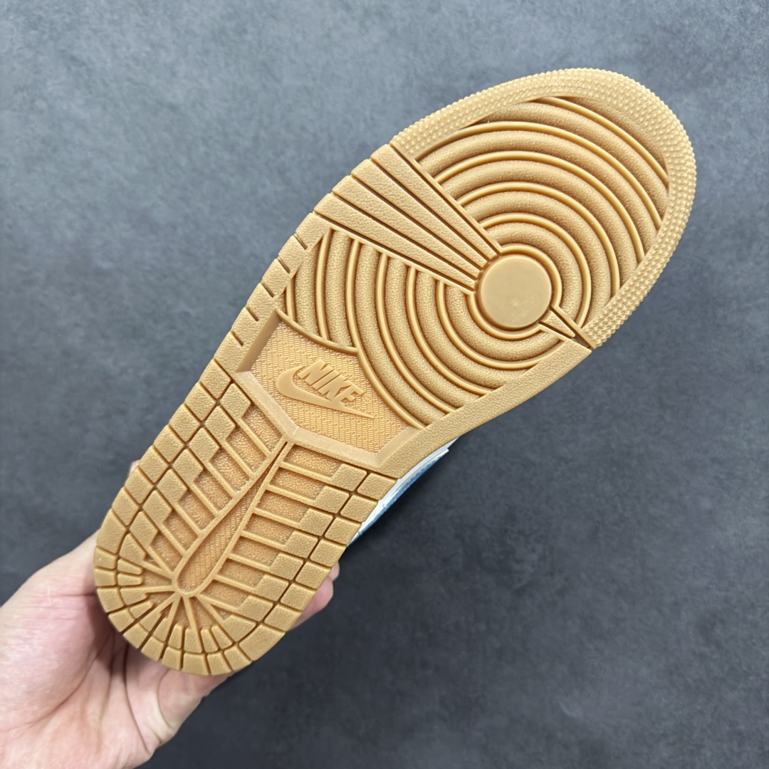 图片[9]-【K版纯原】Air Jordan AJ1 Mid 中帮 白蓝牛仔水洗 HQ2005-100 全新流水线出品 DT版本唯一平替选择 市场第二梯队最强版 全部原鞋开发 原楦原纸板开发 全鞋电脑针车 原厂内置全掌气垫 原盒内在原标 唯一Zp原版鞋带绑法 免检产品 全新2022版型 全头层皮料 完美零毛边处理 原厂配置全掌气垫 价格定位良心 几十个配色陆续出货 尺码：36 36.5 37.5 38 38.5 39 40 40.5 41 42 42.5 43 44 44.5 45 46-选品中心