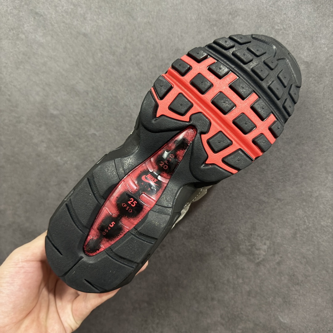 图片[9]-【公司级】NK Air Max 95 OG 联名复古舒适气垫运动鞋 AT2865-100 男鞋真标半码制 原楦原纸版数据开发 环保进口透气牛皮革材质 高弹EVA缓震中底组合开窗式Air气垫装置 外置防滑耐磨橡胶外底❗ 尺码：40 40.5 41 42 42.5 43 44 44.5 45 46 47.5-选品中心