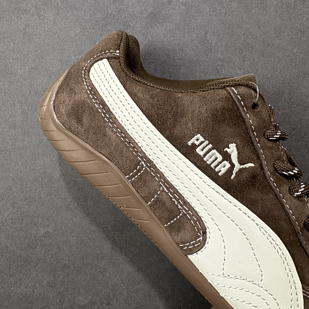 图片[6]-【公司级】PUMA Speedcat 彪马 低帮 男女同款 防滑耐磨低邦训练鞋生活休闲鞋赛车鞋 在本次复刻版本中，Speedcat OG鞋款以质感麂皮材质归来，向F1赛车队的标志性队服致敬。细节设计上，鞋头部位精心绣制了PUMA标志性的美洲狮Logo图案，而鞋舌与Formstrip上方则巧妙地融入了白色Puma及品牌Logo，为鞋款增添一抹奢华感。侧面白色流线型LLogo加上白色Puma字样，值得一提的是，全新Speedcatn OG鞋款忠于经典原版设计，保留窄版廓形以及格调鲜明的薄底构造，重塑风靡一时的千禧美学；这不仅是对经典的一次致敬，也预示着Speedcat将再次迎来崭新的黄金时代，引领薄底鞋时尚新风潮。 货号：398847-02 尺码：35.5-45带半码 编码：LNHB200210-选品中心