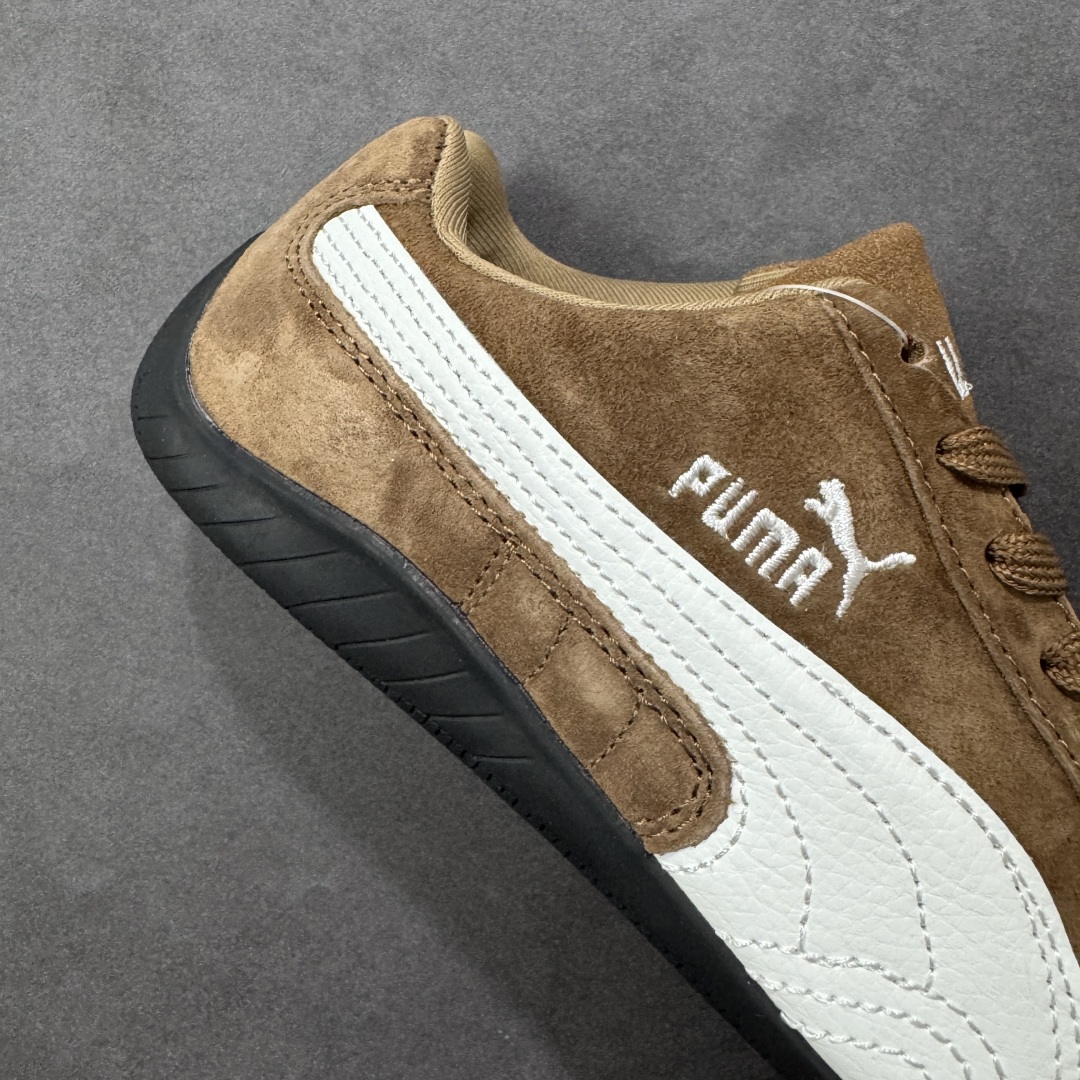 图片[6]-【公司级】PUMA Speedcat 彪马 低帮 男女同款 防滑耐磨低邦训练鞋生活休闲鞋赛车鞋 在本次复刻版本中，Speedcat OG鞋款以质感麂皮材质归来，向F1赛车队的标志性队服致敬。细节设计上，鞋头部位精心绣制了PUMA标志性的美洲狮Logo图案，而鞋舌与Formstrip上方则巧妙地融入了白色Puma及品牌Logo，为鞋款增添一抹奢华感。侧面白色流线型LLogo加上白色Puma字样，值得一提的是，全新Speedcatn OG鞋款忠于经典原版设计，保留窄版廓形以及格调鲜明的薄底构造，重塑风靡一时的千禧美学；这不仅是对经典的一次致敬，也预示着Speedcat将再次迎来崭新的黄金时代，引领薄底鞋时尚新风潮。 货号：398847-02 尺码：35.5-45带半码 编码：LNHB200210-选品中心