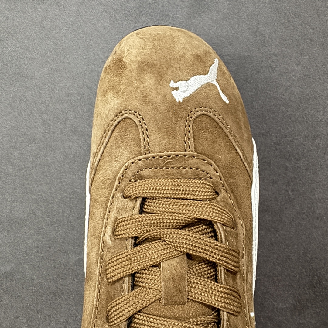 图片[8]-【公司级】PUMA Speedcat 彪马 低帮 男女同款 防滑耐磨低邦训练鞋生活休闲鞋赛车鞋 在本次复刻版本中，Speedcat OG鞋款以质感麂皮材质归来，向F1赛车队的标志性队服致敬。细节设计上，鞋头部位精心绣制了PUMA标志性的美洲狮Logo图案，而鞋舌与Formstrip上方则巧妙地融入了白色Puma及品牌Logo，为鞋款增添一抹奢华感。侧面白色流线型LLogo加上白色Puma字样，值得一提的是，全新Speedcatn OG鞋款忠于经典原版设计，保留窄版廓形以及格调鲜明的薄底构造，重塑风靡一时的千禧美学；这不仅是对经典的一次致敬，也预示着Speedcat将再次迎来崭新的黄金时代，引领薄底鞋时尚新风潮。 货号：398847-02 尺码：35.5-45带半码 编码：LNHB200210-选品中心