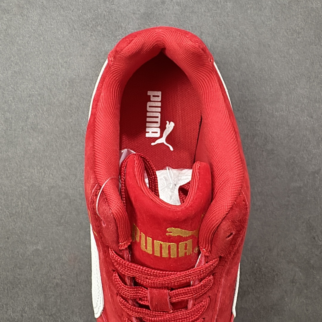 图片[7]-【公司级】PUMA Speedcat 彪马 低帮 男女同款 防滑耐磨低邦训练鞋生活休闲鞋赛车鞋 在本次复刻版本中，Speedcat OG鞋款以质感麂皮材质归来，向F1赛车队的标志性队服致敬。细节设计上，鞋头部位精心绣制了PUMA标志性的美洲狮Logo图案，而鞋舌与Formstrip上方则巧妙地融入了白色Puma及品牌Logo，为鞋款增添一抹奢华感。侧面白色流线型LLogo加上白色Puma字样，值得一提的是，全新Speedcatn OG鞋款忠于经典原版设计，保留窄版廓形以及格调鲜明的薄底构造，重塑风靡一时的千禧美学；这不仅是对经典的一次致敬，也预示着Speedcat将再次迎来崭新的黄金时代，引领薄底鞋时尚新风潮。 货号：398847-02 尺码：35.5-45带半码 编码：LNHB200210-选品中心