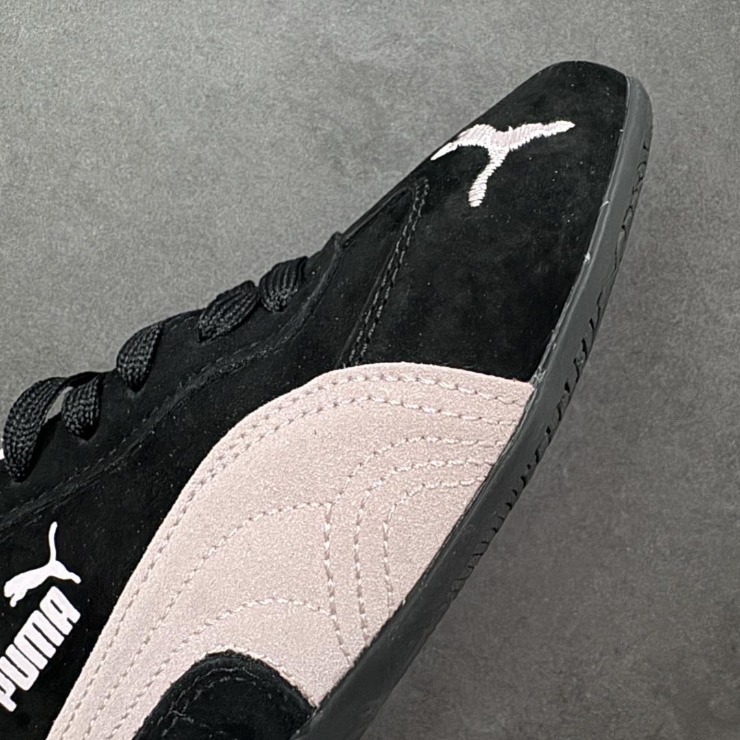 图片[5]-【公司级】PUMA Speedcat 彪马 低帮 男女同款 防滑耐磨低邦训练鞋生活休闲鞋赛车鞋 在本次复刻版本中，Speedcat OG鞋款以质感麂皮材质归来，向F1赛车队的标志性队服致敬。细节设计上，鞋头部位精心绣制了PUMA标志性的美洲狮Logo图案，而鞋舌与Formstrip上方则巧妙地融入了白色Puma及品牌Logo，为鞋款增添一抹奢华感。侧面白色流线型LLogo加上白色Puma字样，值得一提的是，全新Speedcatn OG鞋款忠于经典原版设计，保留窄版廓形以及格调鲜明的薄底构造，重塑风靡一时的千禧美学；这不仅是对经典的一次致敬，也预示着Speedcat将再次迎来崭新的黄金时代，引领薄底鞋时尚新风潮。 货号：398846-04 尺码：35.5-45带半码 编码：LNHB200210-选品中心