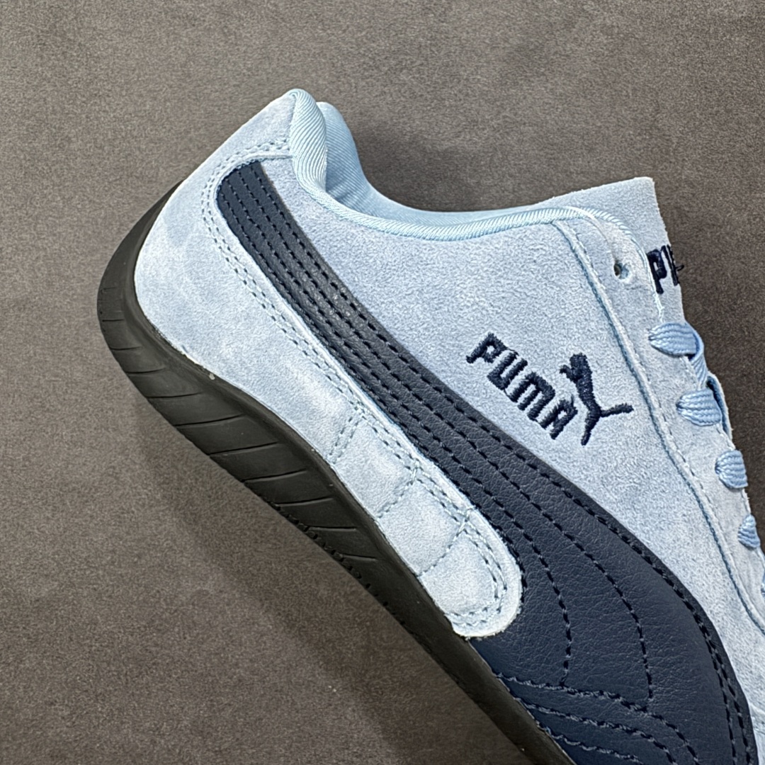 图片[6]-【公司级】PUMA Speedcat 彪马 低帮 男女同款 防滑耐磨低邦训练鞋生活休闲鞋赛车鞋 在本次复刻版本中，Speedcat OG鞋款以质感麂皮材质归来，向F1赛车队的标志性队服致敬。细节设计上，鞋头部位精心绣制了PUMA标志性的美洲狮Logo图案，而鞋舌与Formstrip上方则巧妙地融入了白色Puma及品牌Logo，为鞋款增添一抹奢华感。侧面白色流线型LLogo加上白色Puma字样，值得一提的是，全新Speedcatn OG鞋款忠于经典原版设计，保留窄版廓形以及格调鲜明的薄底构造，重塑风靡一时的千禧美学；这不仅是对经典的一次致敬，也预示着Speedcat将再次迎来崭新的黄金时代，引领薄底鞋时尚新风潮。 货号：398846-04 尺码：35.5-45带半码 编码：LNHB200210-选品中心