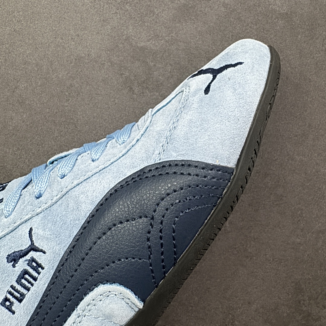图片[5]-【公司级】PUMA Speedcat 彪马 低帮 男女同款 防滑耐磨低邦训练鞋生活休闲鞋赛车鞋 在本次复刻版本中，Speedcat OG鞋款以质感麂皮材质归来，向F1赛车队的标志性队服致敬。细节设计上，鞋头部位精心绣制了PUMA标志性的美洲狮Logo图案，而鞋舌与Formstrip上方则巧妙地融入了白色Puma及品牌Logo，为鞋款增添一抹奢华感。侧面白色流线型LLogo加上白色Puma字样，值得一提的是，全新Speedcatn OG鞋款忠于经典原版设计，保留窄版廓形以及格调鲜明的薄底构造，重塑风靡一时的千禧美学；这不仅是对经典的一次致敬，也预示着Speedcat将再次迎来崭新的黄金时代，引领薄底鞋时尚新风潮。 货号：398846-04 尺码：35.5-45带半码 编码：LNHB200210-选品中心
