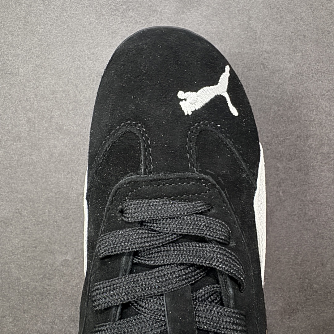 图片[8]-【公司级】PUMA Speedcat 彪马 低帮 男女同款 防滑耐磨低邦训练鞋生活休闲鞋赛车鞋 在本次复刻版本中，Speedcat OG鞋款以质感麂皮材质归来，向F1赛车队的标志性队服致敬。细节设计上，鞋头部位精心绣制了PUMA标志性的美洲狮Logo图案，而鞋舌与Formstrip上方则巧妙地融入了白色Puma及品牌Logo，为鞋款增添一抹奢华感。侧面白色流线型LLogo加上白色Puma字样，值得一提的是，全新Speedcatn OG鞋款忠于经典原版设计，保留窄版廓形以及格调鲜明的薄底构造，重塑风靡一时的千禧美学；这不仅是对经典的一次致敬，也预示着Speedcat将再次迎来崭新的黄金时代，引领薄底鞋时尚新风潮。 货号：398846-04 尺码：35.5-45带半码 编码：LNHB200210-选品中心