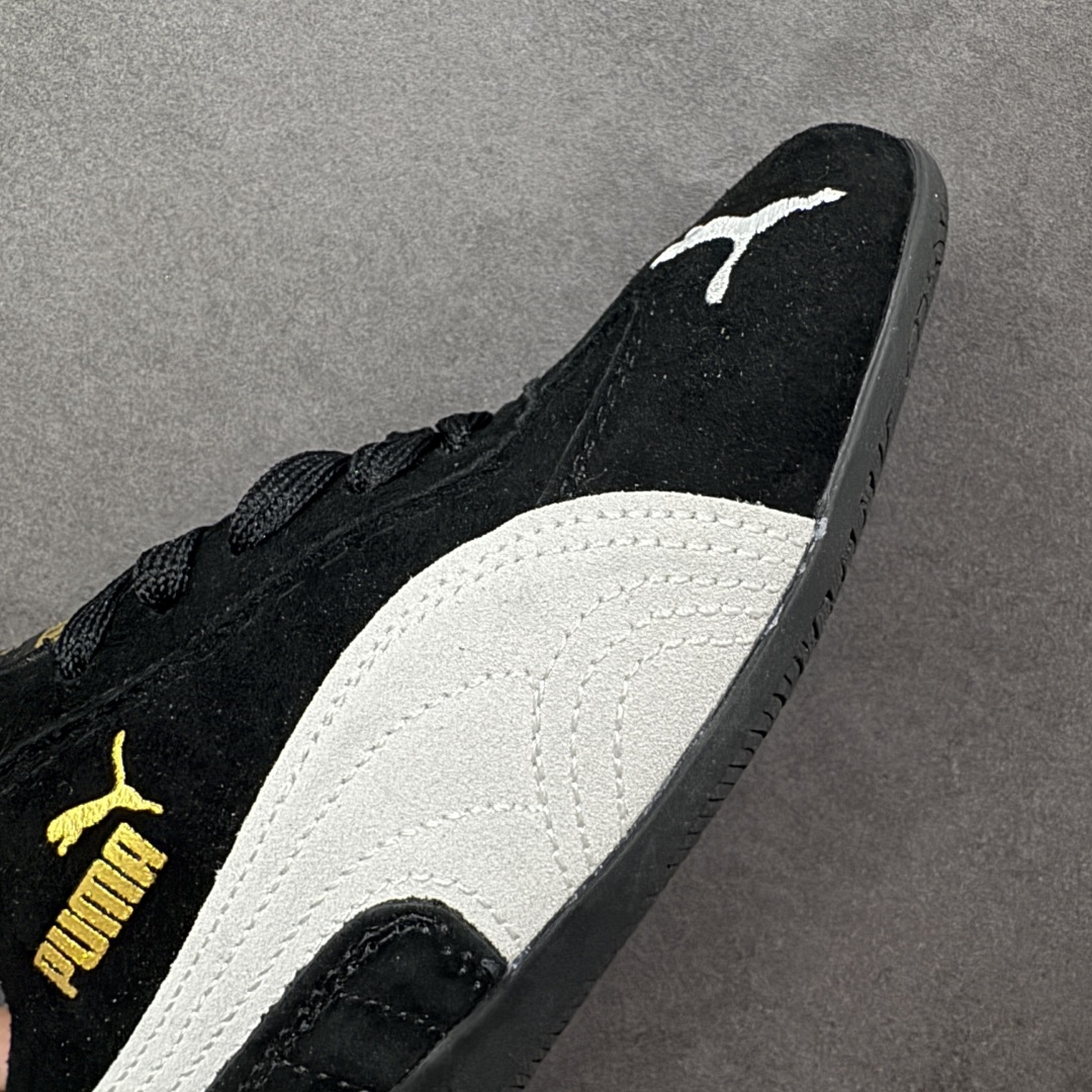 图片[5]-【公司级】PUMA Speedcat 彪马 低帮 男女同款 防滑耐磨低邦训练鞋生活休闲鞋赛车鞋 在本次复刻版本中，Speedcat OG鞋款以质感麂皮材质归来，向F1赛车队的标志性队服致敬。细节设计上，鞋头部位精心绣制了PUMA标志性的美洲狮Logo图案，而鞋舌与Formstrip上方则巧妙地融入了白色Puma及品牌Logo，为鞋款增添一抹奢华感。侧面白色流线型LLogo加上白色Puma字样，值得一提的是，全新Speedcatn OG鞋款忠于经典原版设计，保留窄版廓形以及格调鲜明的薄底构造，重塑风靡一时的千禧美学；这不仅是对经典的一次致敬，也预示着Speedcat将再次迎来崭新的黄金时代，引领薄底鞋时尚新风潮。 货号：398846-04 尺码：35.5-45带半码 编码：LNHB200210-选品中心