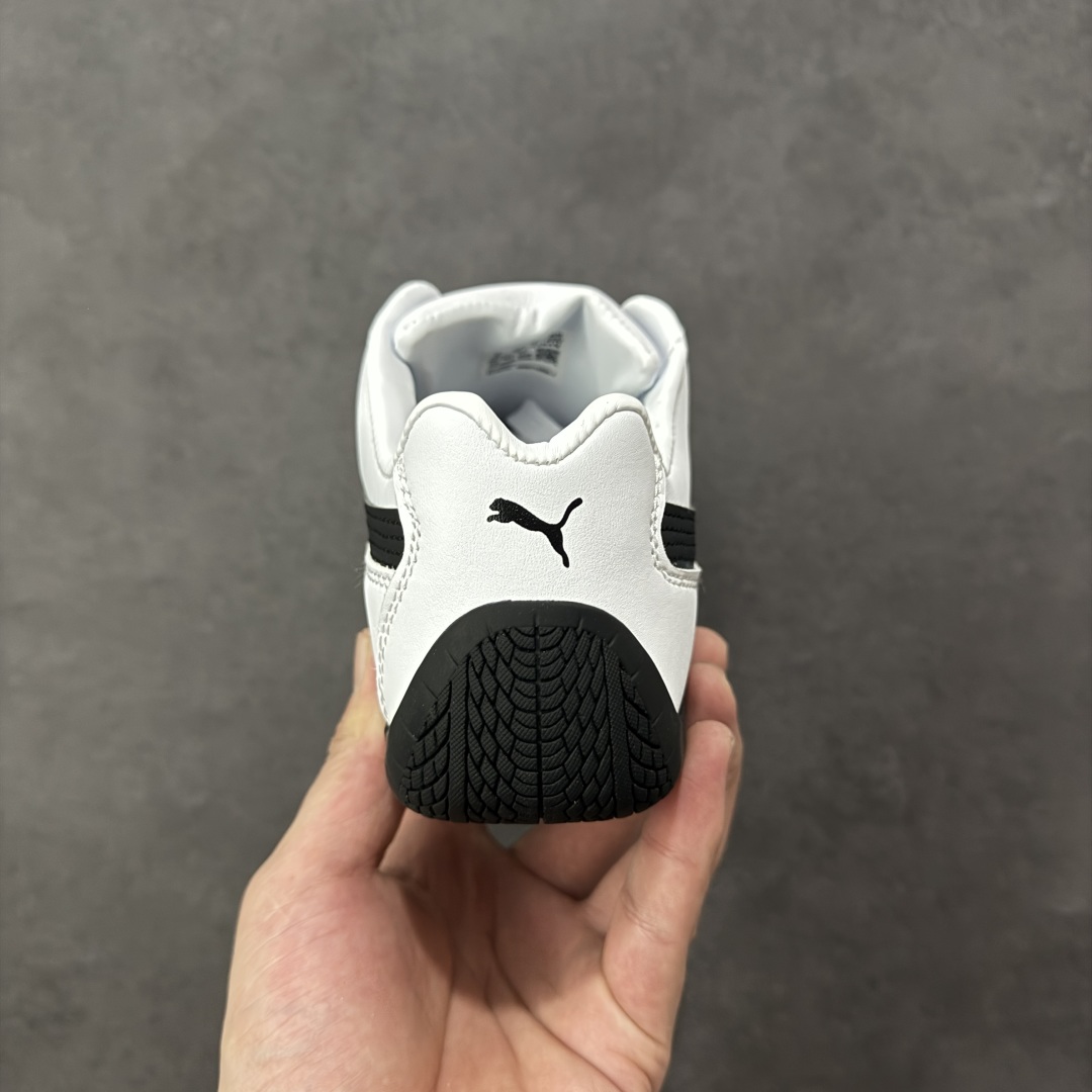 图片[4]-【公司级】PUMA Speedcat 彪马 低帮 男女同款 防滑耐磨低邦训练鞋生活休闲鞋赛车鞋 在本次复刻版本中，Speedcat OG鞋款以质感麂皮材质归来，向F1赛车队的标志性队服致敬。细节设计上，鞋头部位精心绣制了PUMA标志性的美洲狮Logo图案，而鞋舌与Formstrip上方则巧妙地融入了白色Puma及品牌Logo，为鞋款增添一抹奢华感。侧面白色流线型LLogo加上白色Puma字样，值得一提的是，全新Speedcatn OG鞋款忠于经典原版设计，保留窄版廓形以及格调鲜明的薄底构造，重塑风靡一时的千禧美学；这不仅是对经典的一次致敬，也预示着Speedcat将再次迎来崭新的黄金时代，引领薄底鞋时尚新风潮。 货号：401603-02 尺码：35.5-45带半码 编码：LNHB200210-选品中心