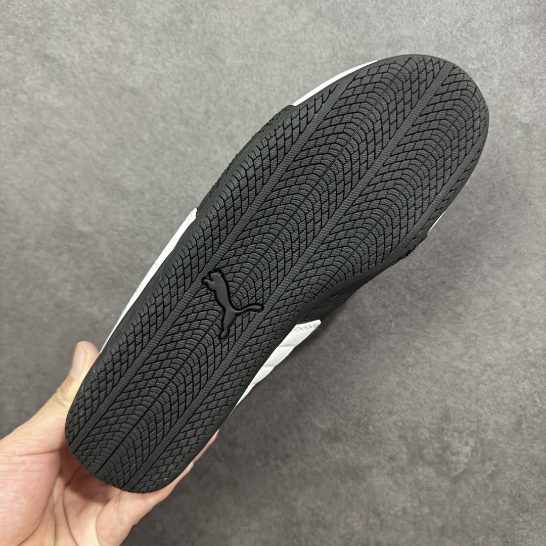 图片[9]-【公司级】PUMA Speedcat 彪马 低帮 男女同款 防滑耐磨低邦训练鞋生活休闲鞋赛车鞋 在本次复刻版本中，Speedcat OG鞋款以质感麂皮材质归来，向F1赛车队的标志性队服致敬。细节设计上，鞋头部位精心绣制了PUMA标志性的美洲狮Logo图案，而鞋舌与Formstrip上方则巧妙地融入了白色Puma及品牌Logo，为鞋款增添一抹奢华感。侧面白色流线型LLogo加上白色Puma字样，值得一提的是，全新Speedcatn OG鞋款忠于经典原版设计，保留窄版廓形以及格调鲜明的薄底构造，重塑风靡一时的千禧美学；这不仅是对经典的一次致敬，也预示着Speedcat将再次迎来崭新的黄金时代，引领薄底鞋时尚新风潮。 货号：401603-02 尺码：35.5-45带半码 编码：LNHB200210-选品中心