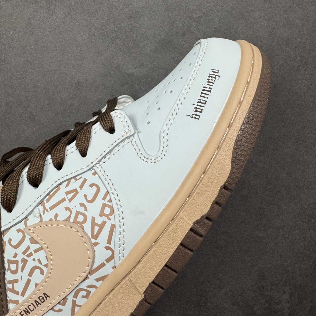 图片[5]-【定制版】Balenciaga x Nike Dunk SB Low 巴黎世家 x 耐克 SB 低帮 蓝粉棕 鞋身整体以蓝色皮革打造，搭配蓝色框架覆盖层，使鞋款十分百搭，后部使用棕色示人，鞋舌以Balenciaga字样呈现，鞋身两侧Swoosh Logo采用粉色点缀，后跟装饰片使用棕色皮革制作，鞋舌是网眼布材料，增强了透气性，鞋头处侧边Balenciaga字样棕色点缀，后跟印有Balenciaga字样，彰显联名身份；最后以粉色中底搭配棕色橡胶外底完善整体设计收尾。 货号：DD1988-002 尺码：36 36.5 37.5 38 38.5 39 40 40.5 41 42 42.5 43 44 44.5 45 编码：HXSB330340-选品中心