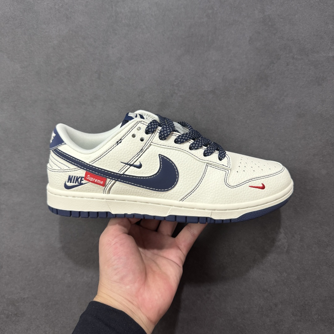 【定制版】Nike SB Dunk Low Supreme联名 米蓝勾 高端定制 低帮休闲板鞋 HH7518-083  #定制鞋盒 大厂纯原品质出货 超高清洁度 皮料切割干净无任何毛边 细节完美  尺码:36 36.5 37.5 38 38.5 39 40 40.5 41 42 42.5 43 44 44.5 45 编码:HXSB330340-选品中心
