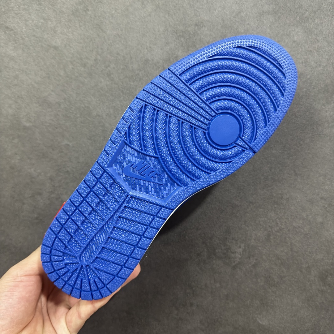 图片[9]-【定制版】Travis Scott x Fragment Design x Air Jordan 1 Low OG SP AJ1 乔1 LV联名 白蓝牛仔 低帮文化休闲板鞋 #多方联名合作融合了Travis Scott 独特的音乐风格，藤原浩个性的设计风格以及Jordan品牌的经典元素 使其成为一双具有独特身份和价值的鞋子 清新而立体的外观加上联名标识更突出了其独特身份 这种配色方案显示出活力和时尚感 在视觉上引人注目 鞋身的质感和细腻的细节处理使其显得高端而格调十足 这款“倒钩”联名是设计与创意完美结合 融合多方的个性风格是一款备受瞩目的潮流鞋款 货号：SC0601-055 尺码：36 36.5 37.5 38 38.5 39 40 40.5 41 42 42.5 43 44 44.5 45-选品中心