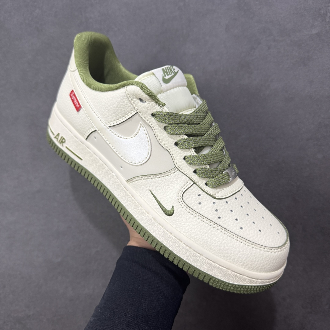 图片[3]-【定制版】NIke Air Force 1 \’07 Low “Supreme联名——米白军绿边”空军一号 低帮 运动鞋 休闲鞋 折边针车 工艺难度大 原楦头原纸板 原装鞋盒 定制五金配件 内置全掌气垫 原厂鞋底 货号：XX3168-221 尺码：36 36.5 37.5 38 38.5 39 40 40.5 41 42 42.5 43 44 44.5 45 编码：HXSB310320-选品中心