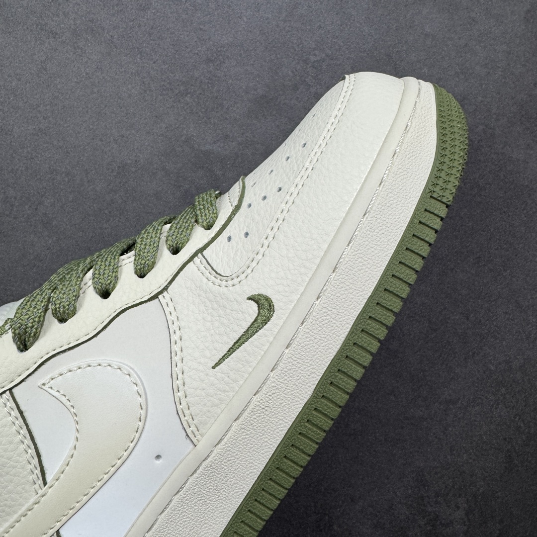 图片[5]-【定制版】NIke Air Force 1 \’07 Low “Supreme联名——米白军绿边”空军一号 低帮 运动鞋 休闲鞋 折边针车 工艺难度大 原楦头原纸板 原装鞋盒 定制五金配件 内置全掌气垫 原厂鞋底 货号：XX3168-221 尺码：36 36.5 37.5 38 38.5 39 40 40.5 41 42 42.5 43 44 44.5 45 编码：HXSB310320-选品中心