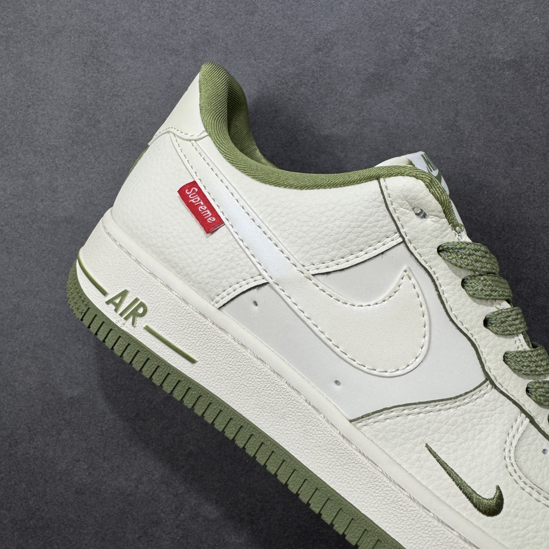 图片[6]-【定制版】NIke Air Force 1 \’07 Low “Supreme联名——米白军绿边”空军一号 低帮 运动鞋 休闲鞋 折边针车 工艺难度大 原楦头原纸板 原装鞋盒 定制五金配件 内置全掌气垫 原厂鞋底 货号：XX3168-221 尺码：36 36.5 37.5 38 38.5 39 40 40.5 41 42 42.5 43 44 44.5 45 编码：HXSB310320-选品中心