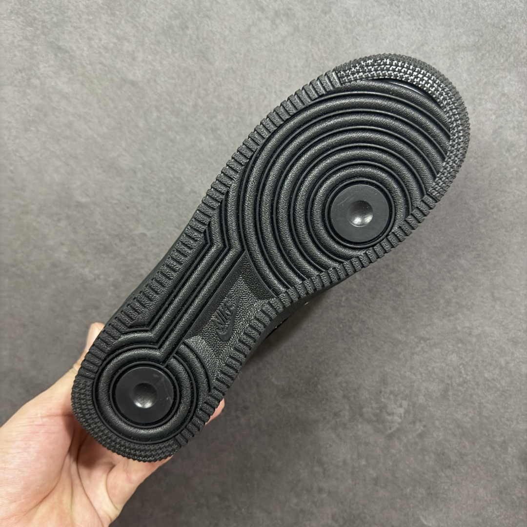 图片[9]-【定制版】NIke Air Force 1 \’07 Low Supreme 藤原浩 联名–黑棕空军一号低帮 运动鞋 休闲鞋 折边针车 头层猪巴戈 工艺难度大 原楦头原纸板 高端定制鞋盒 原厂鞋底 超高清洁度 细节完美 货号：YF9511-810 尺码：36 36.5 37.5 38 38.5 39 40 40.5 41 42 42.5 43 44 44.5 45 编码：HXSB310320-选品中心