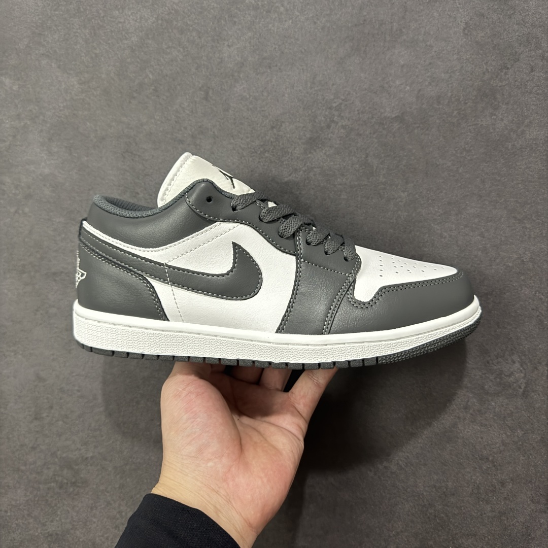 【公司级头层】Nike Air Jordan 1 Retro Low OG AJ1乔1 低帮休闲运动板鞋 市场唯一独家头层皮打造 原鞋原档案开发 原厂皮料 原档冲孔鞋头 正确满胶鞋垫 四线拉帮 原厂织唛标 鞋舌高弹海绵填充 货号:553558-044 尺码:36 36.5 37.5 38 38.5 3940 40.5 41 42 42 42.5 43 44 45 46 编码:GLB210220-选品中心