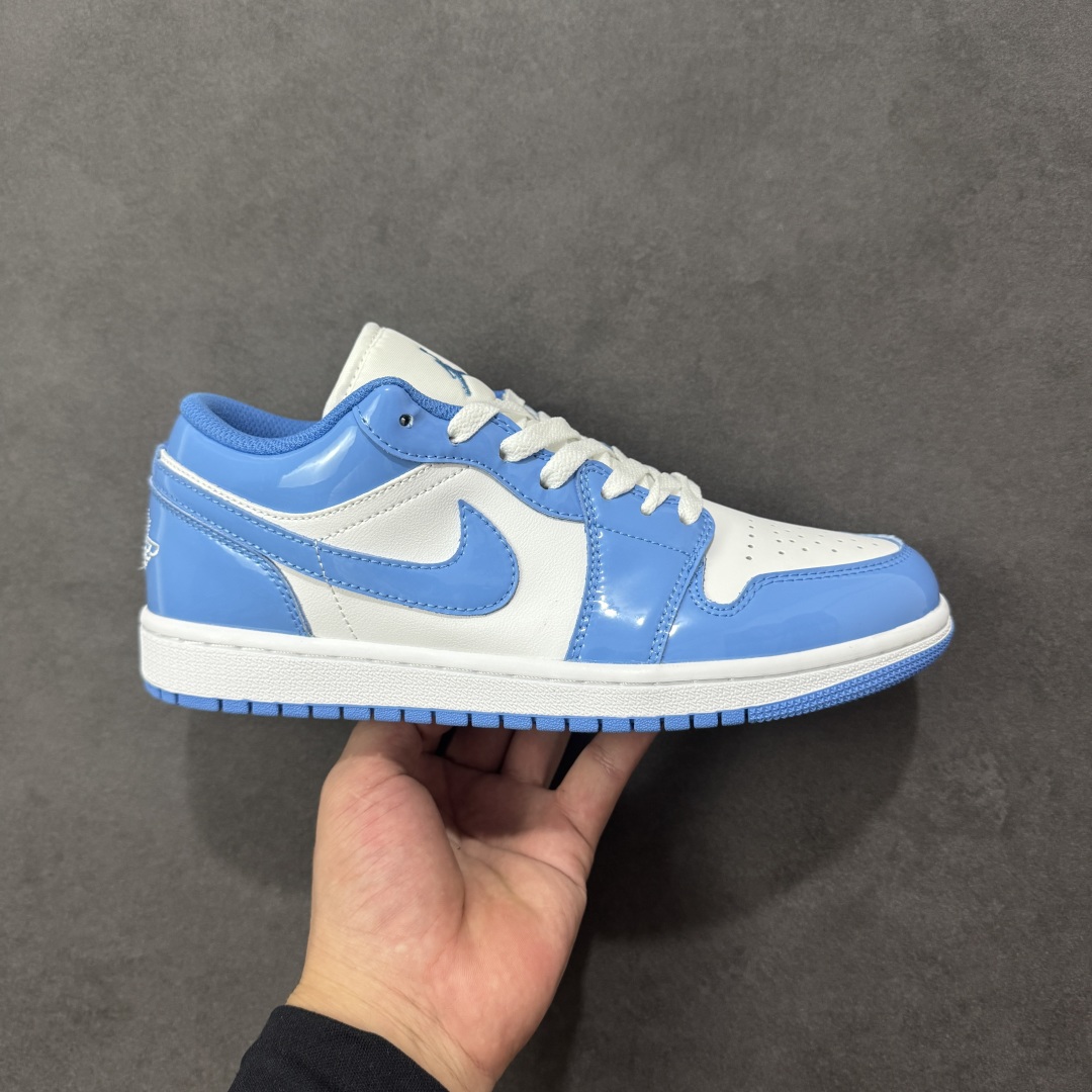 【公司级头层】Nike Air Jordan 1 Retro Low OG AJ1乔1 低帮休闲运动板鞋 市场唯一独家头层皮打造 原鞋原档案开发 原厂皮料 原档冲孔鞋头 正确满胶鞋垫 四线拉帮 原厂织唛标 鞋舌高弹海绵填充 货号:FZ2138-114 尺码:36 36.5 37.5 38 38.5 3940 40.5 41 42 42 42.5 43 44 45 46 编码:GLB210220-选品中心