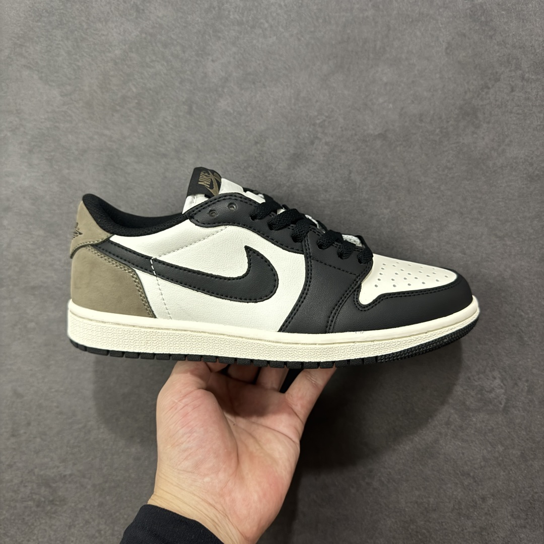 【公司级头层】Nike Air Jordan 1 Retro Low OG AJ1乔1 低帮休闲运动板鞋 市场唯一独家头层皮打造 原鞋原档案开发 原厂皮料 原档冲孔鞋头 正确满胶鞋垫 四线拉帮 原厂织唛标 鞋舌高弹海绵填充 货号:CZ0790-012 尺码:36 36.5 37.5 38 38.5 3940 40.5 41 42 42 42.5 43 44 45 46 编码:GLB210220-选品中心