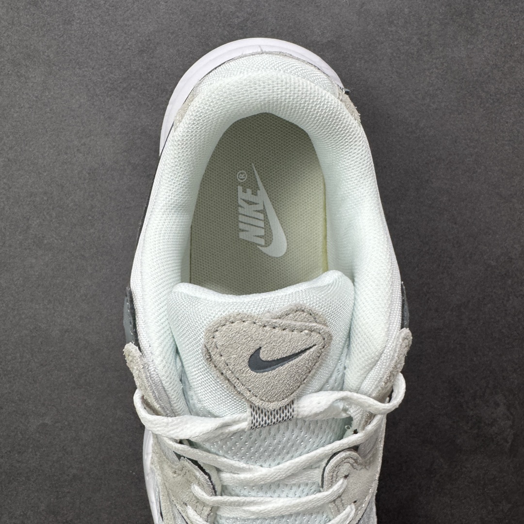 图片[7]-【公司级】耐克NK AIR PEGASUS AL8舒适百搭耐磨透气低帮跑步鞋时尚厚底老爹鞋 专为跑者打造的熟悉弹力脚感再度回归 助你攻克各种目标 再不然 也能为你增添足下风采 AL8版保有你喜爱的灵敏度和适中支撑力 以及发想自 2000 年代初期跑者们的飘逸造型 鞋面采用皮革和网眼布材质打造 搭配上侧面的线条设计 十分吸睛 中底搭载了Air气垫 保证舒适的脚感反馈 货号：FJ3794-101 尺码：36 36.5 37.5 38 38.5 39 40 40.5 41 42 42.5 43 44 45-选品中心